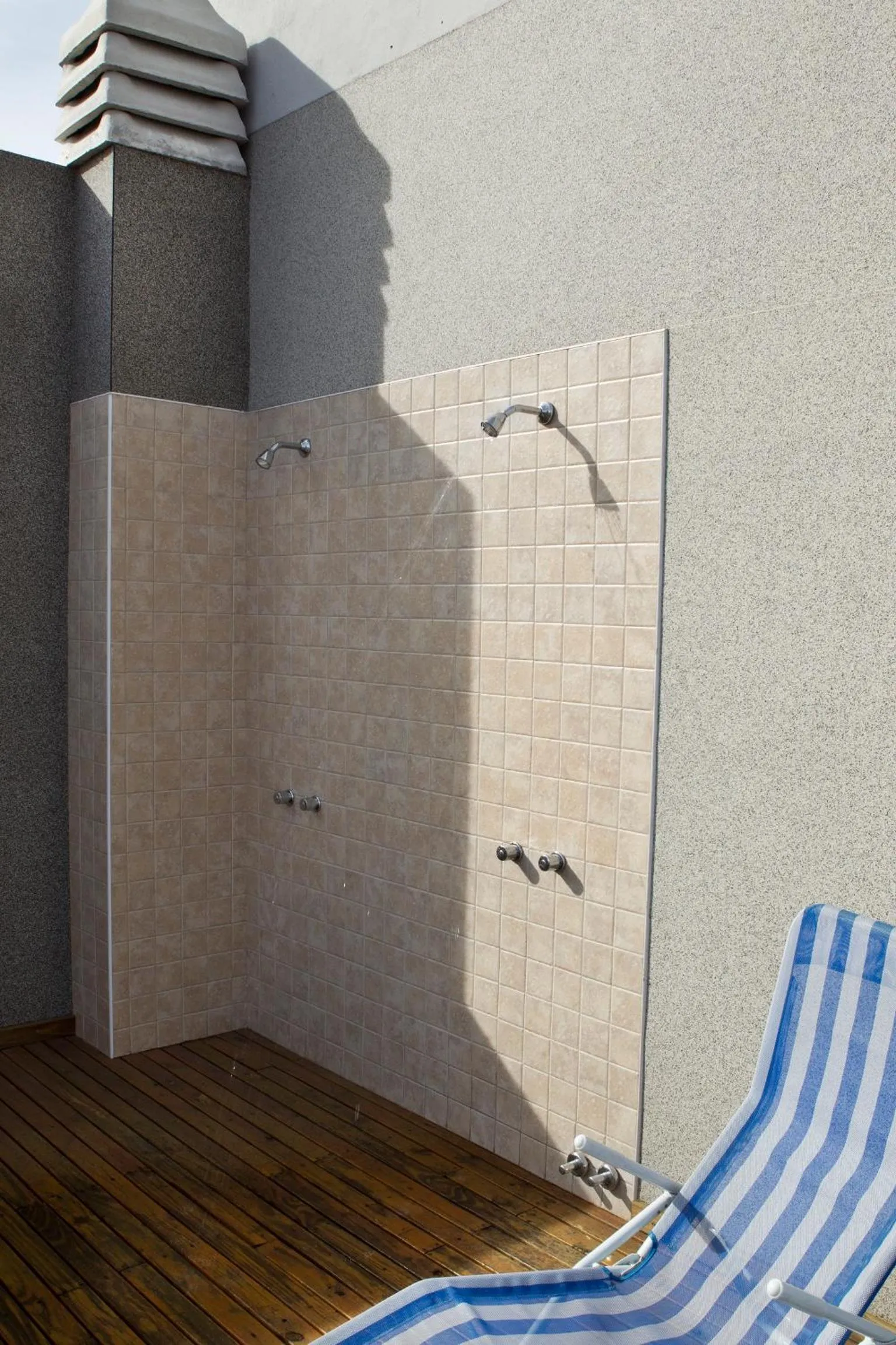 Bathroom in Color Botánico