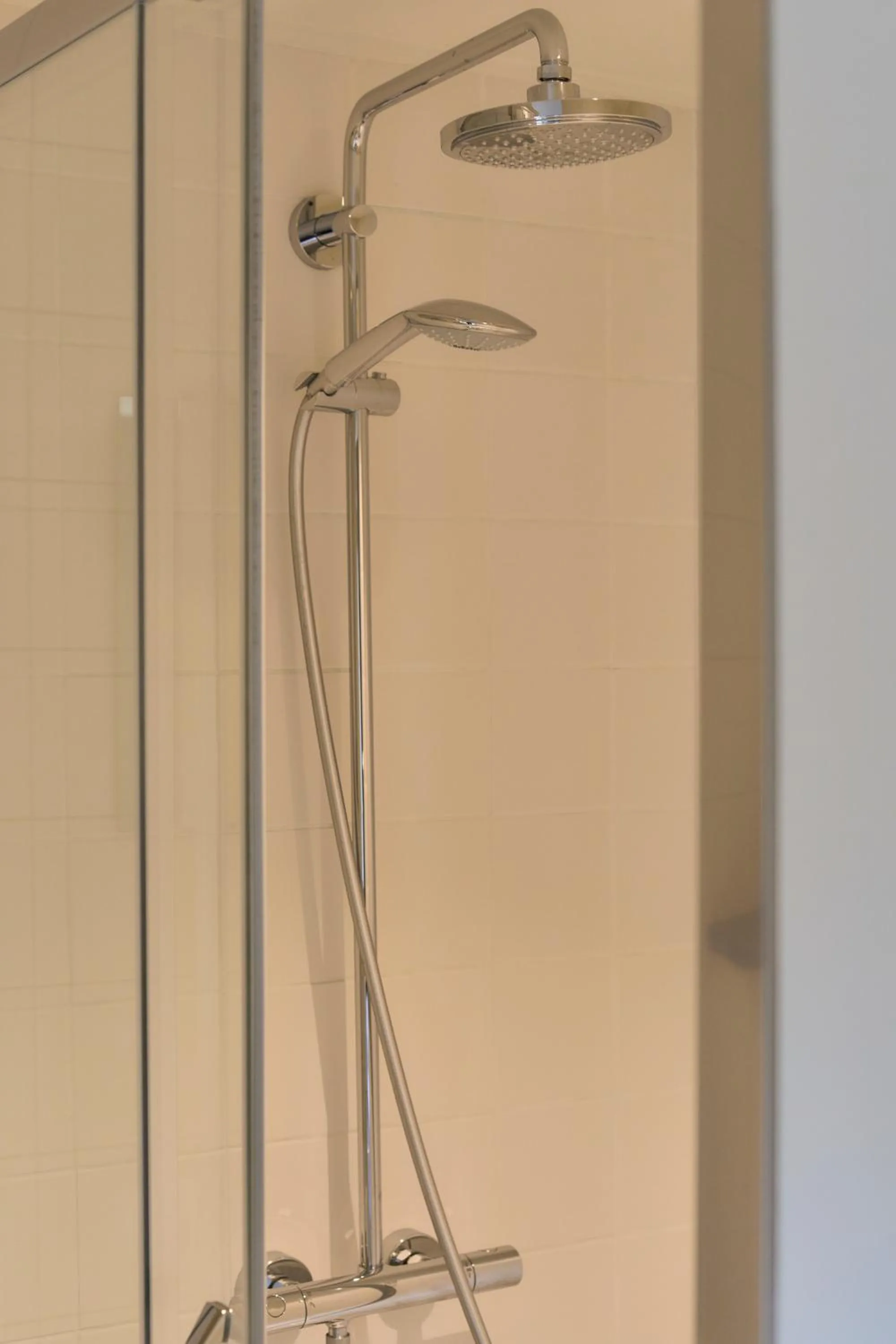 Shower in Château de la Chapelle