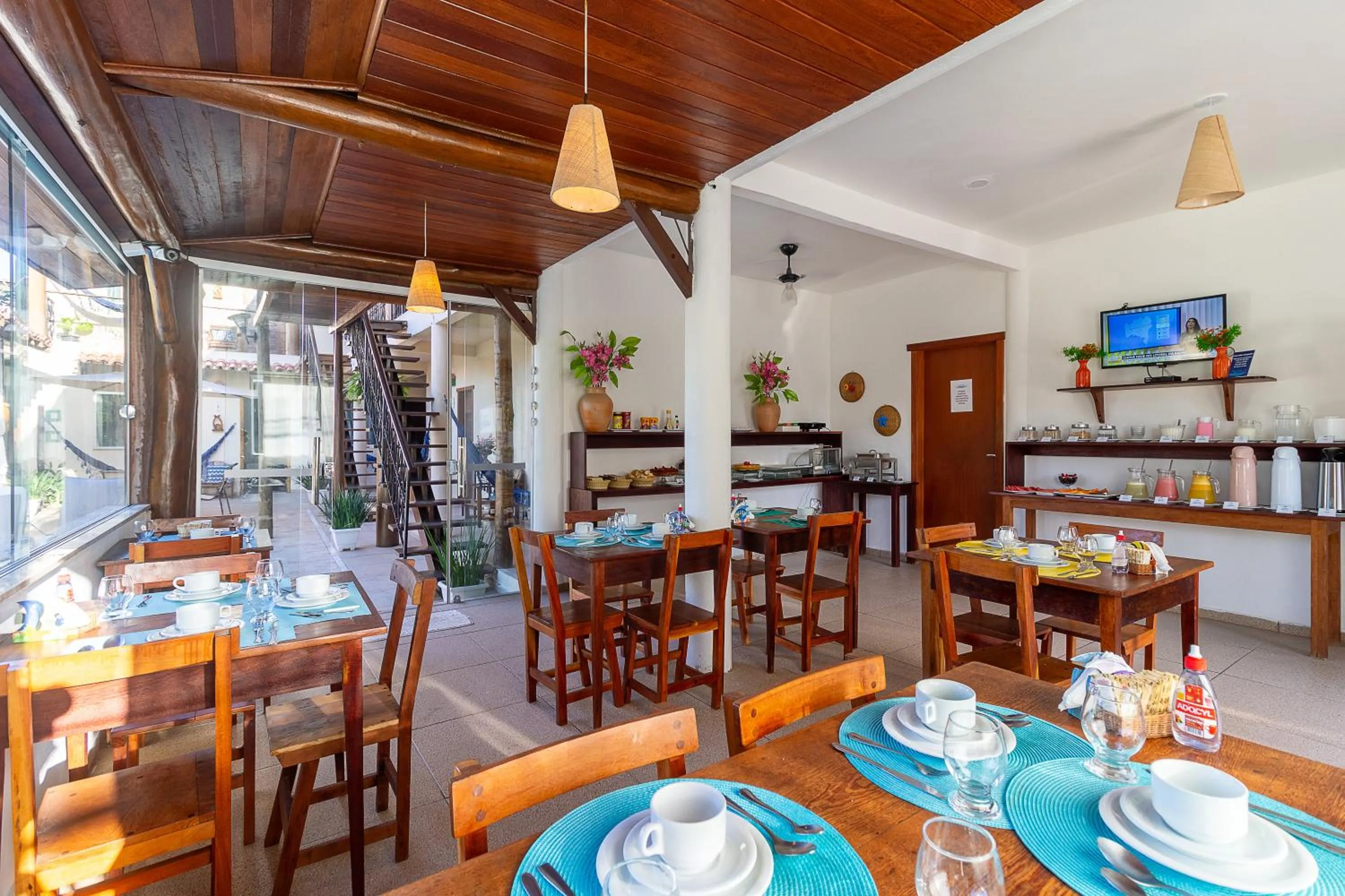 Restaurant/places to eat in Pousada Pé na Estrada