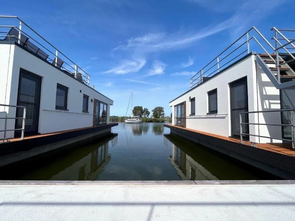 Property building in Schwimmende Häuser im BALTIC SEA RESORT