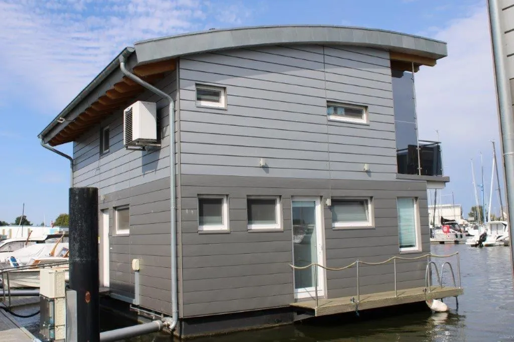 Property building in Schwimmende Häuser im BALTIC SEA RESORT