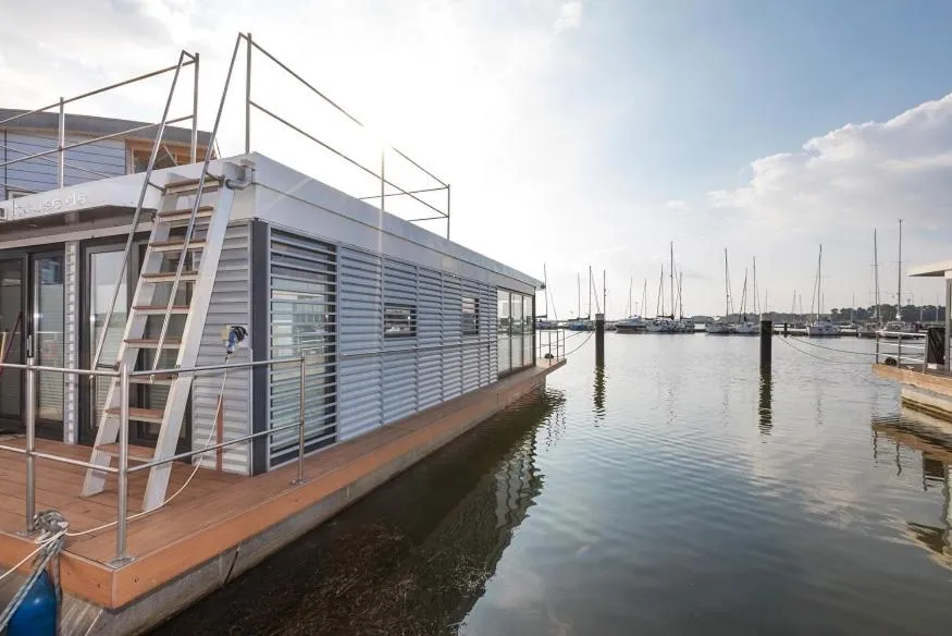 Property building in Schwimmende Häuser im BALTIC SEA RESORT