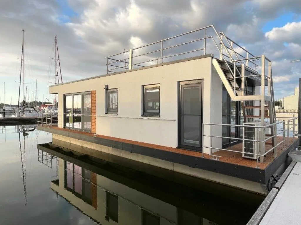 Property building in Schwimmende Häuser im BALTIC SEA RESORT