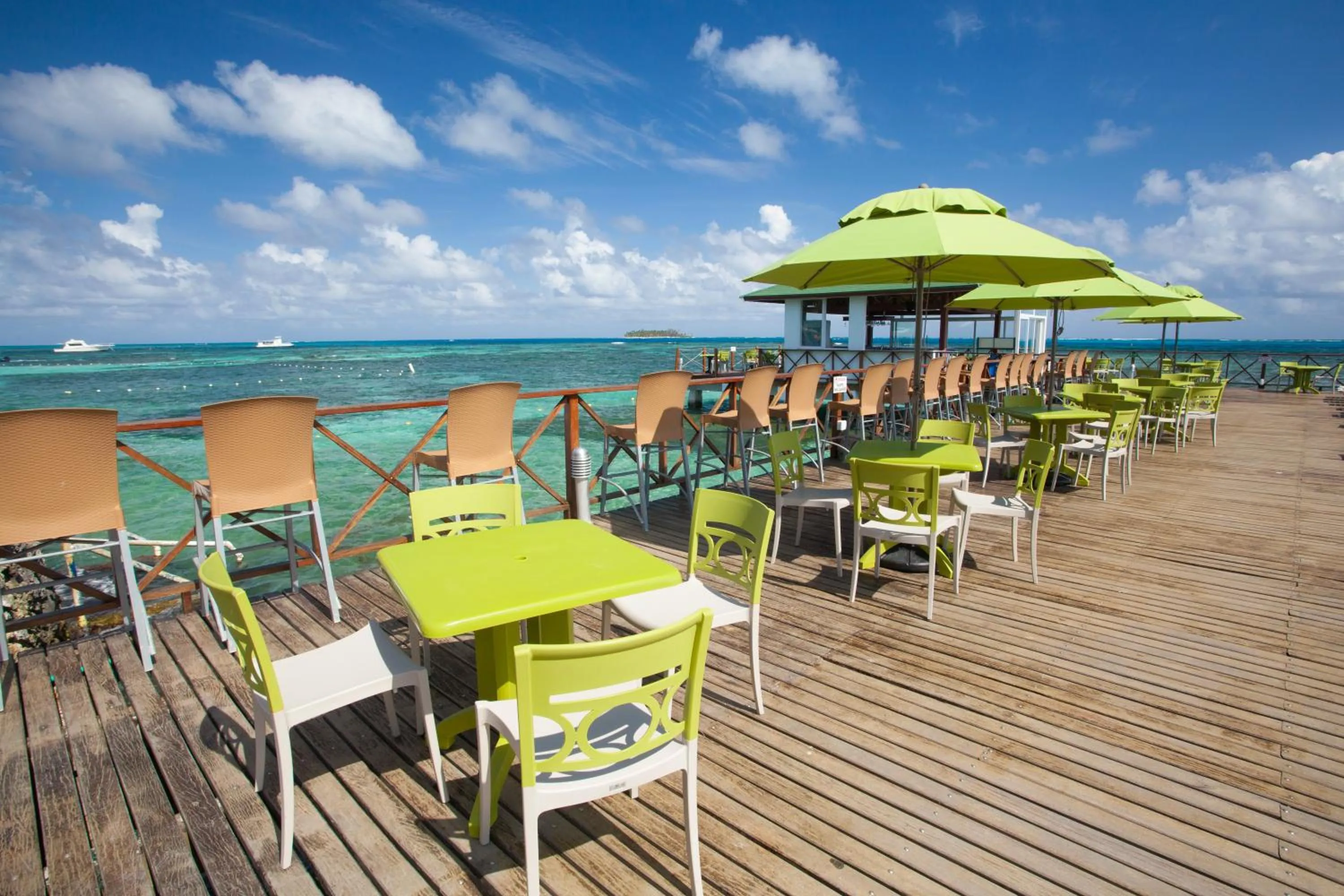 Lounge or bar in Hotel Lord Pierre