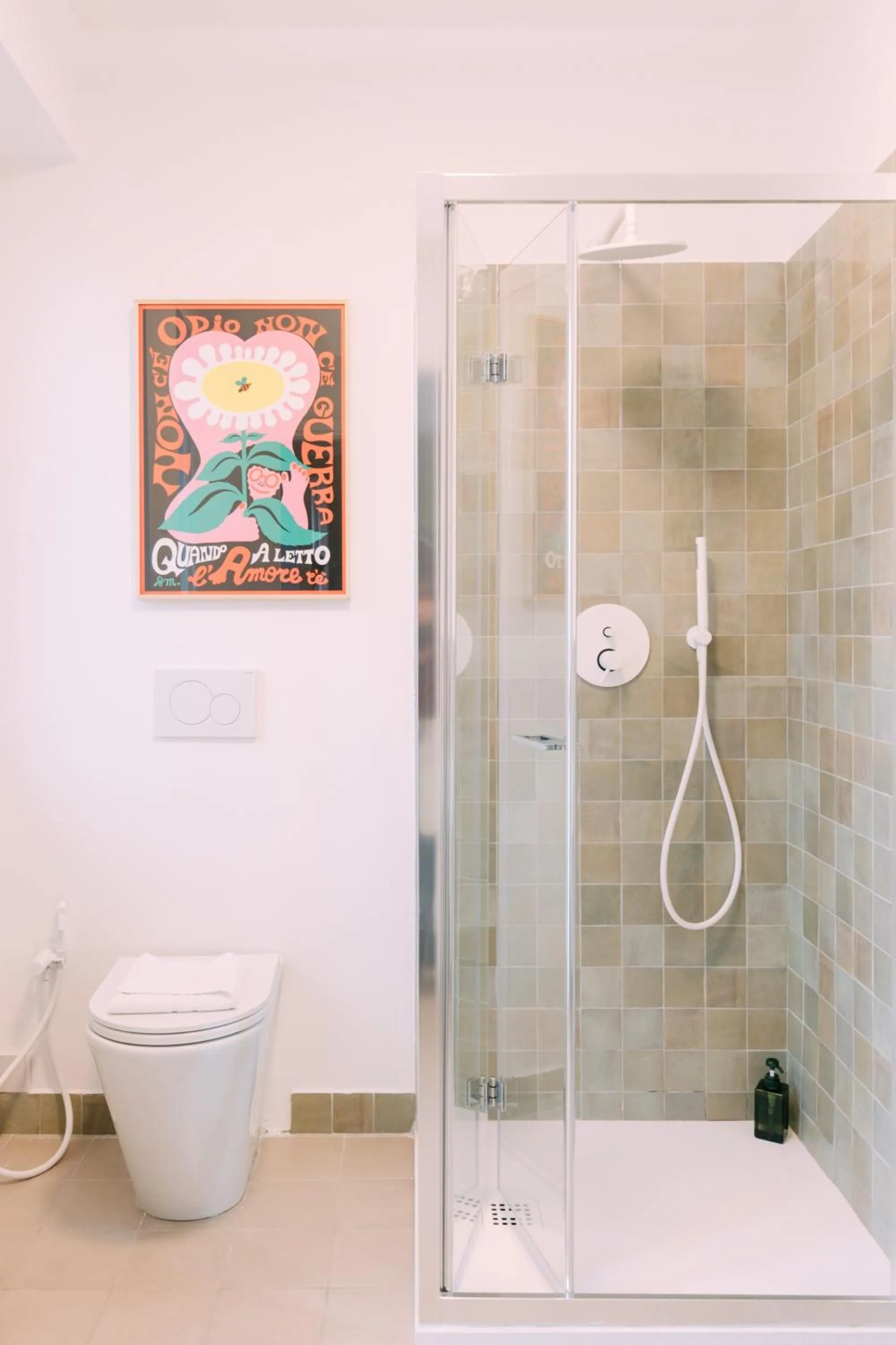 Bathroom in Tomato Urban Retreat