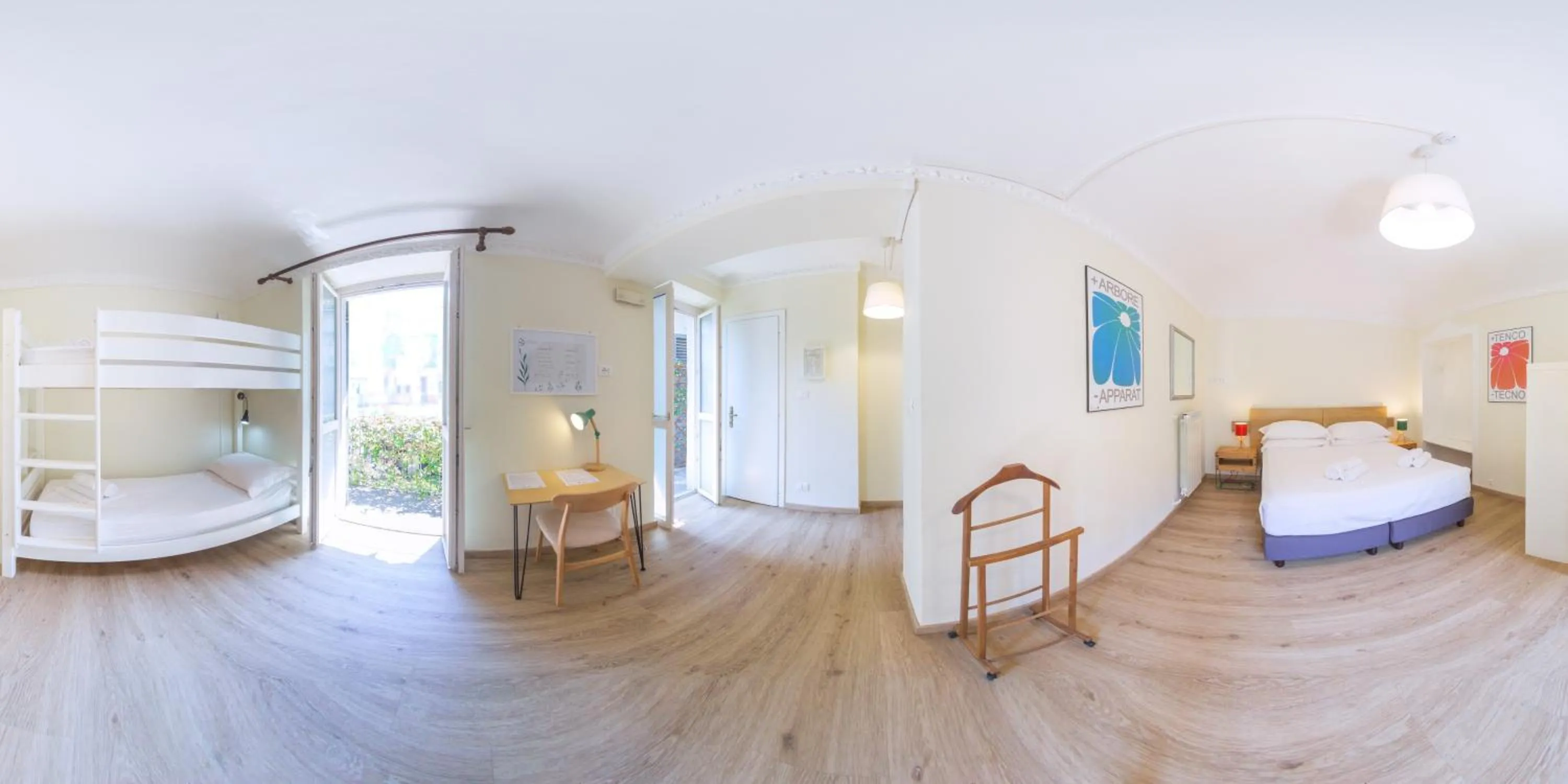 Photo of the whole room, Bed in Tomato Urban Retreat