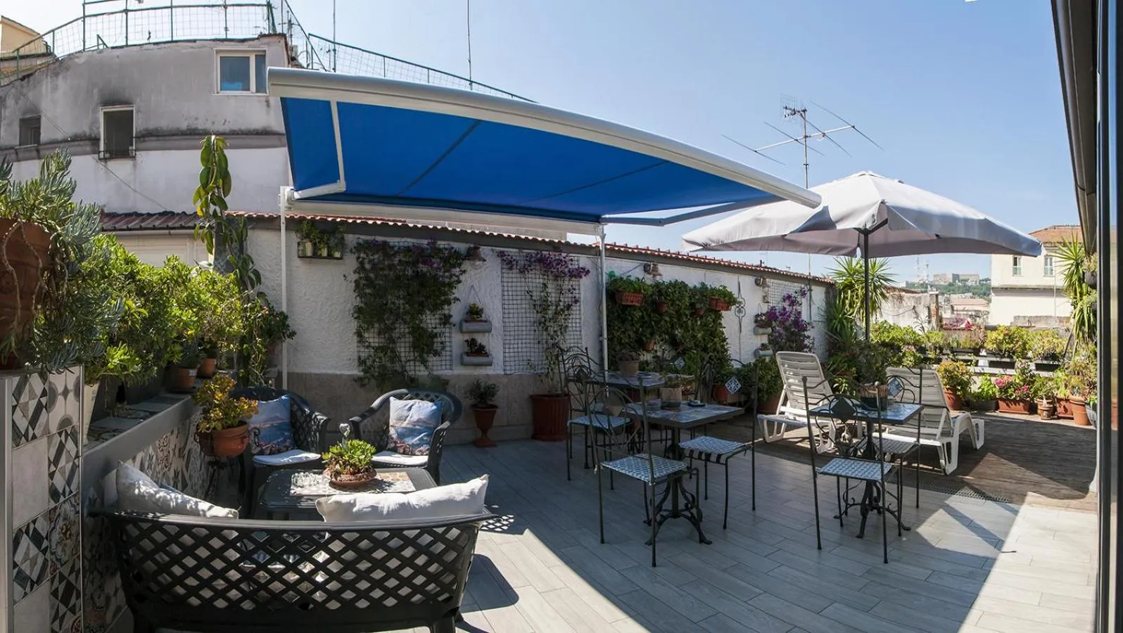 Restaurant/places to eat in La Terrazza ai Miracoli