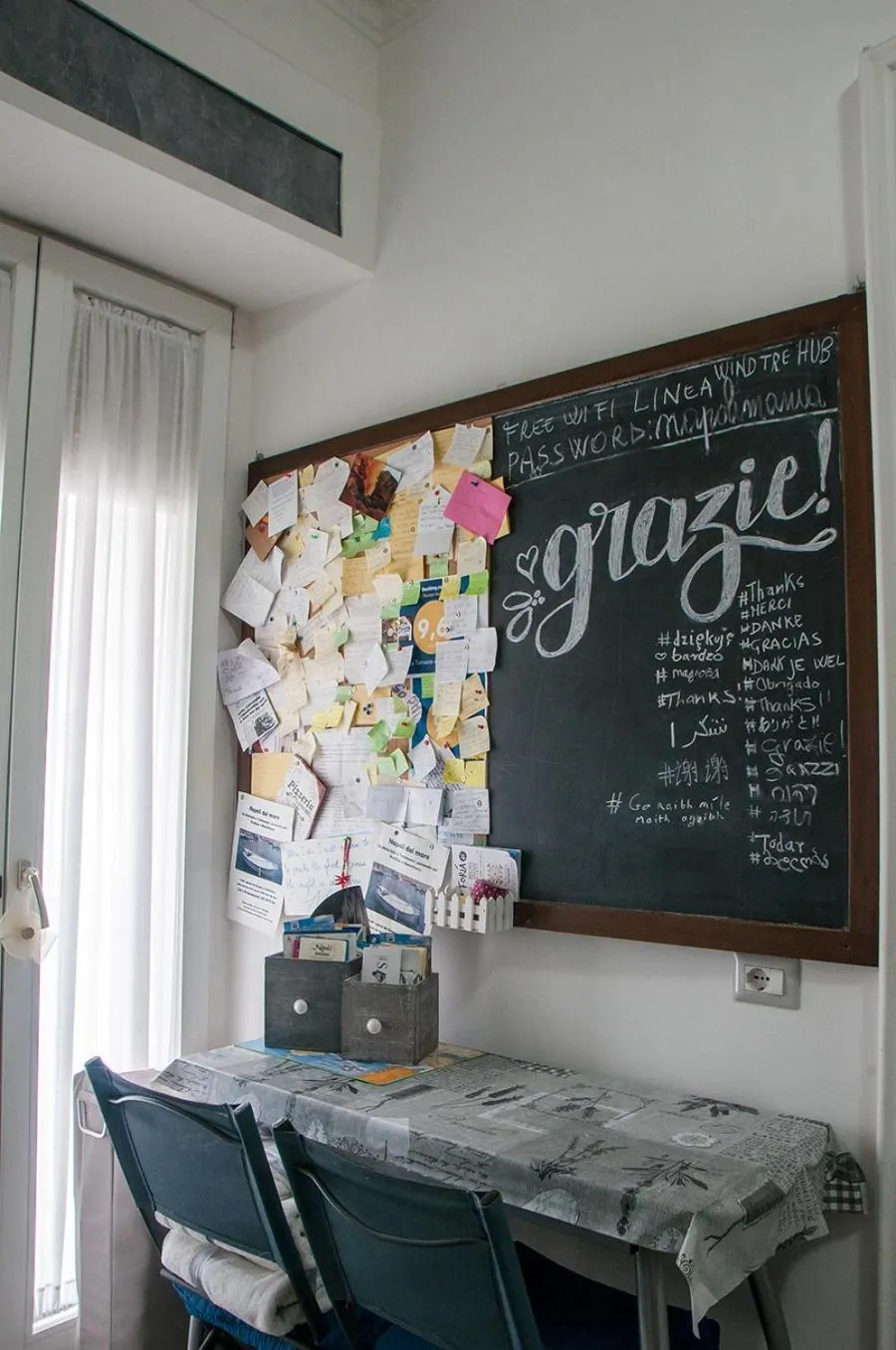 Communal kitchen in La Terrazza ai Miracoli