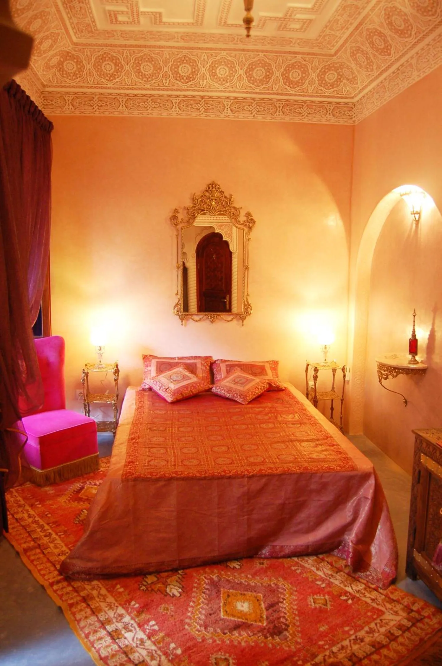 Bed in Riad Fatinat Marrakech