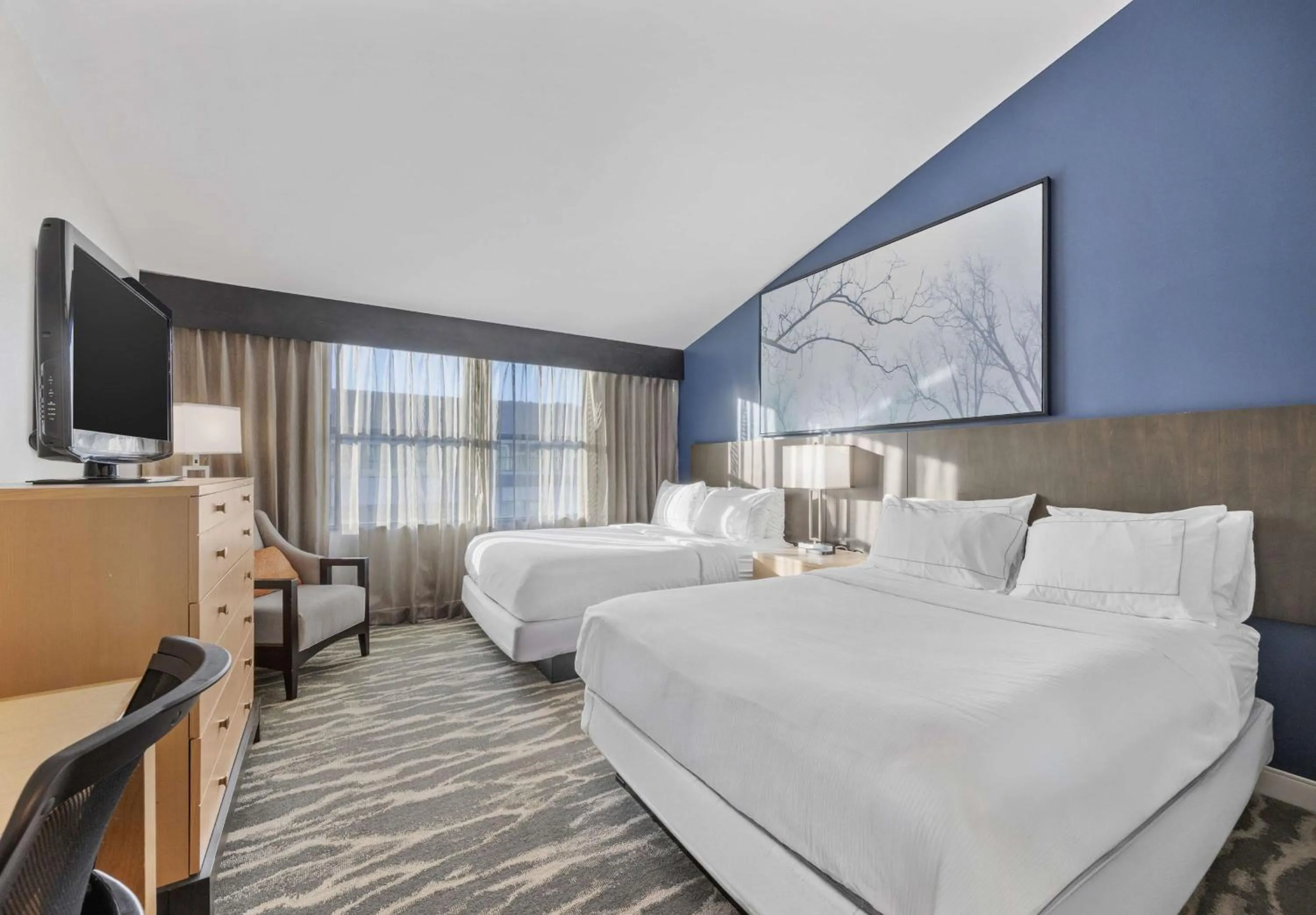 Bedroom, Bed in DoubleTree Suites by Hilton Hotel Huntsville South