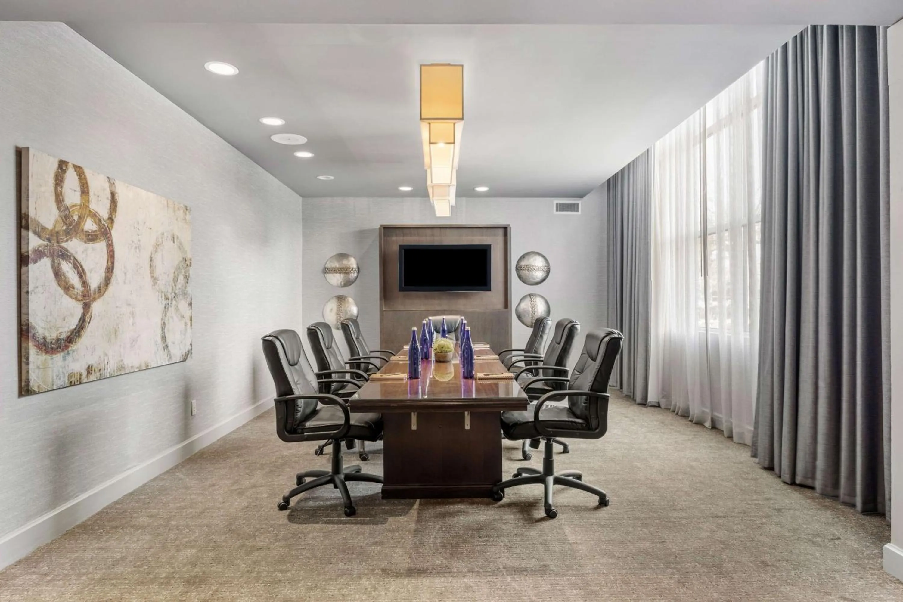 Meeting/conference room in DoubleTree Suites by Hilton Hotel Huntsville South