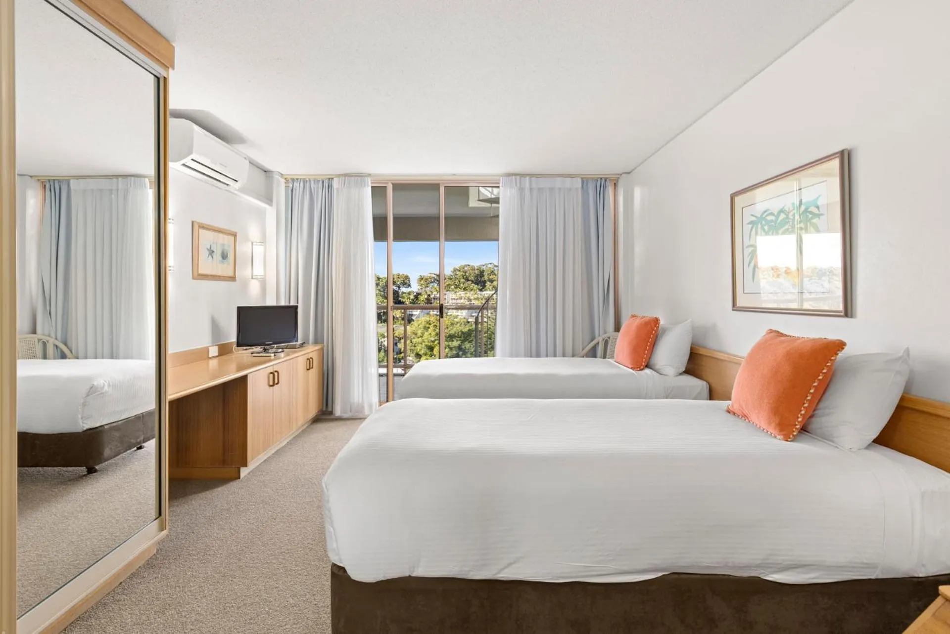 Bedroom, Bed in Pacific Bay Resort