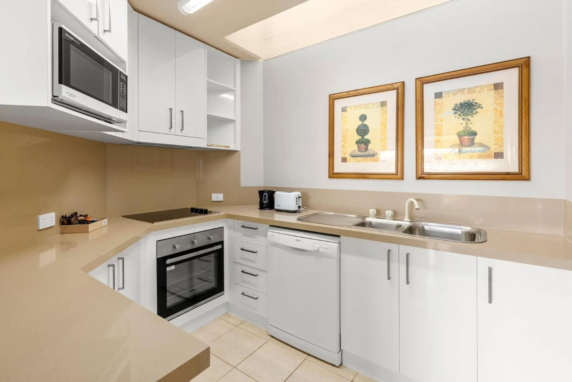 Kitchen or kitchenette in Pacific Bay Resort