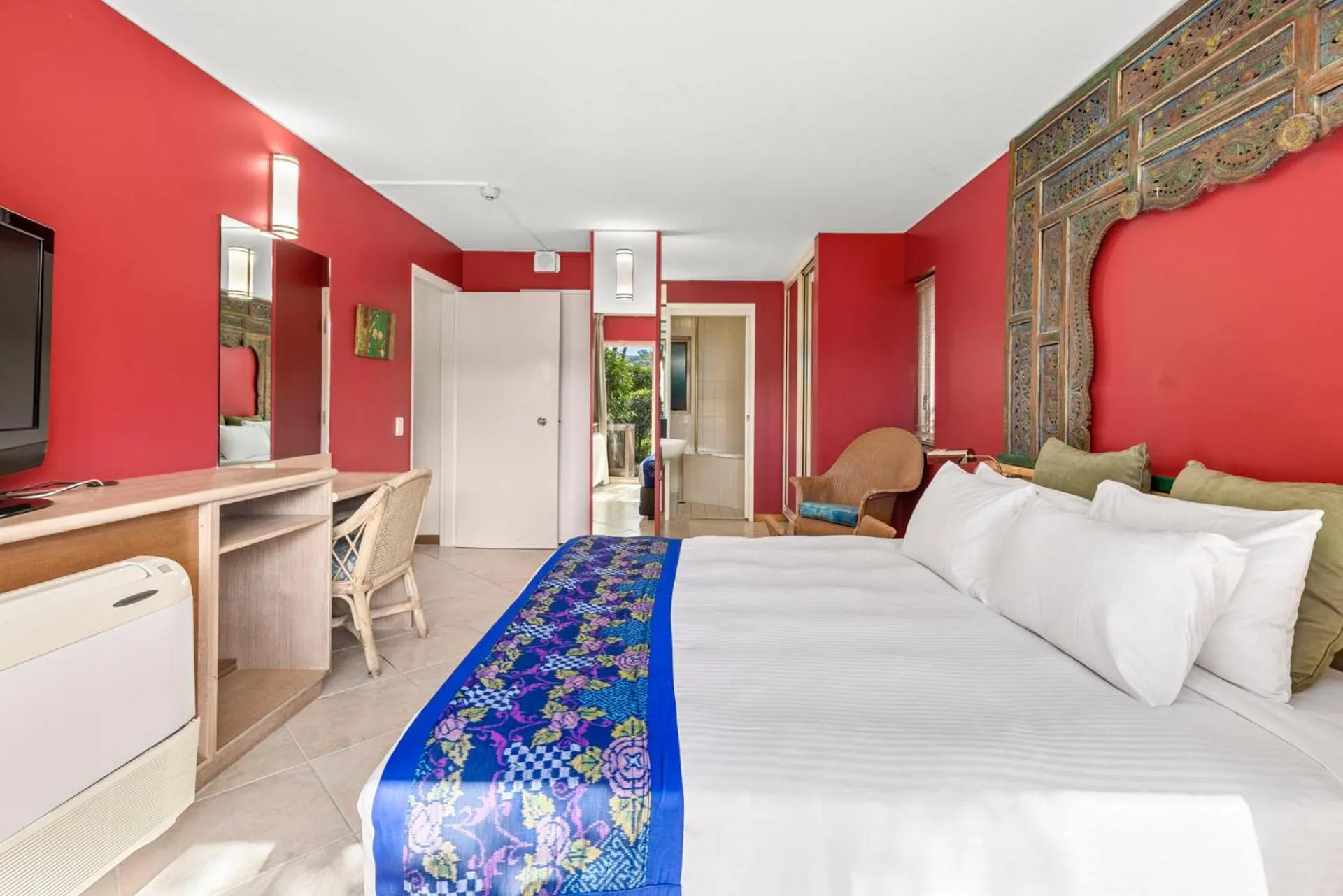 Photo of the whole room, Bed in Pacific Bay Resort