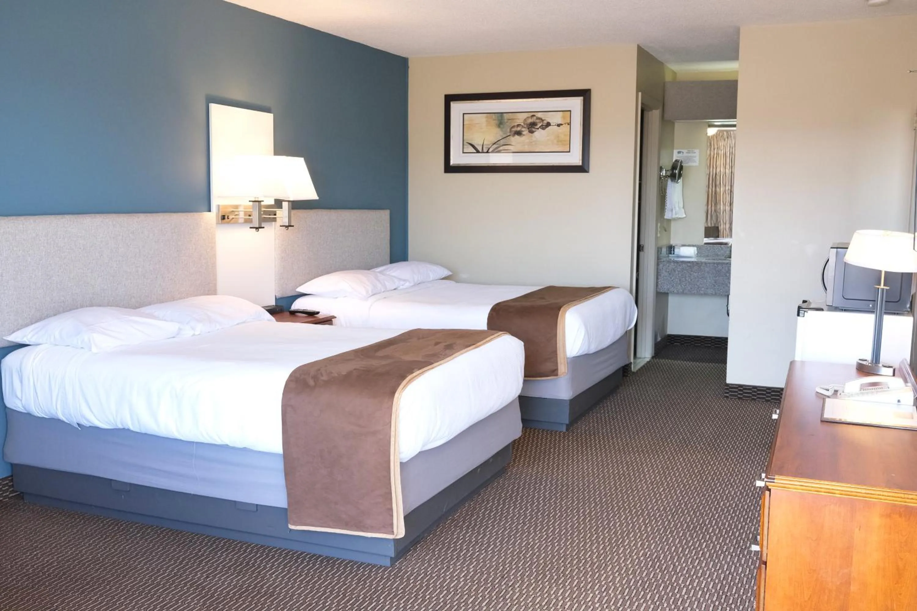 Bedroom, Bed in Regency Inn of Eddyville Kuttawa