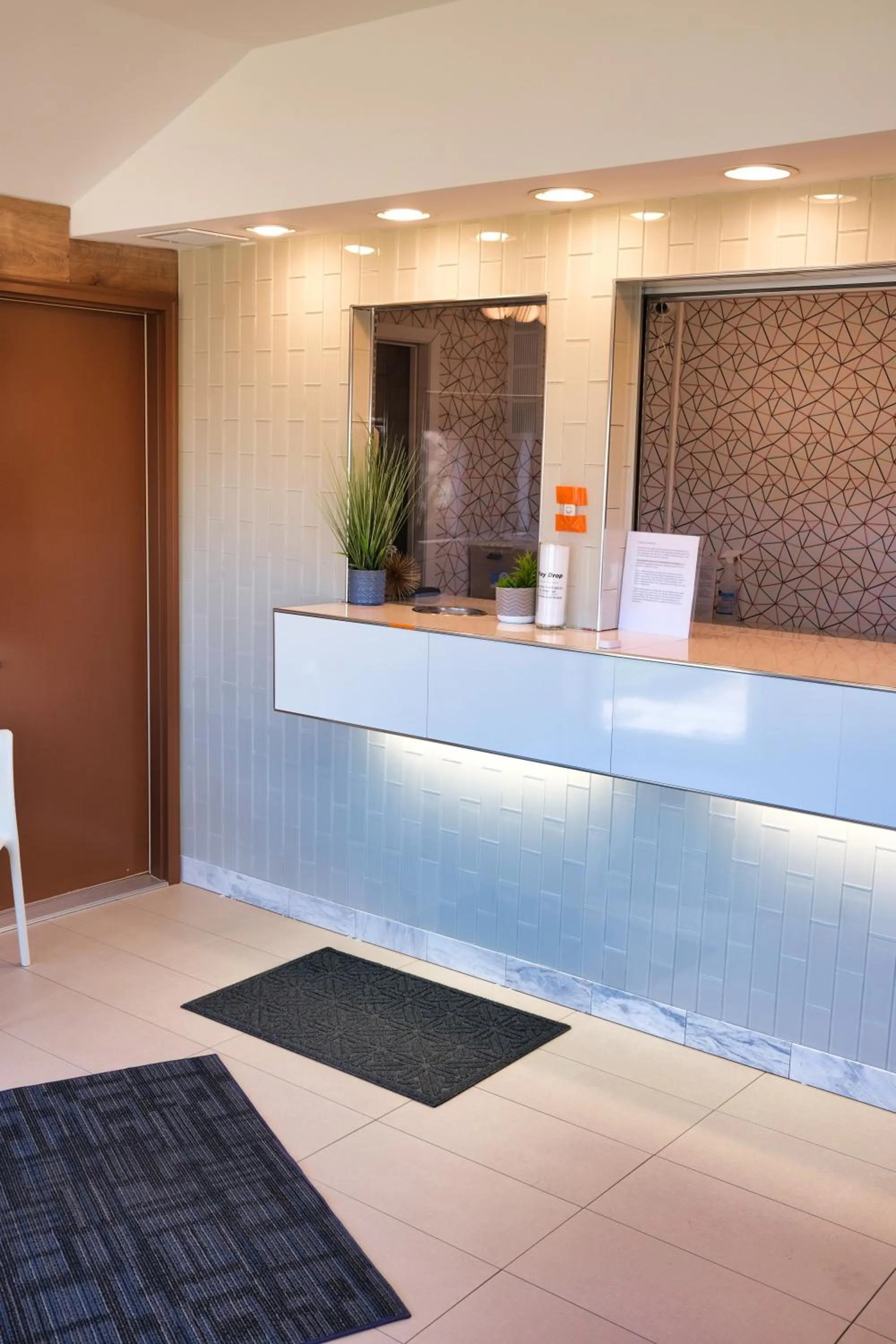 Lobby or reception in Regency Inn of Eddyville Kuttawa