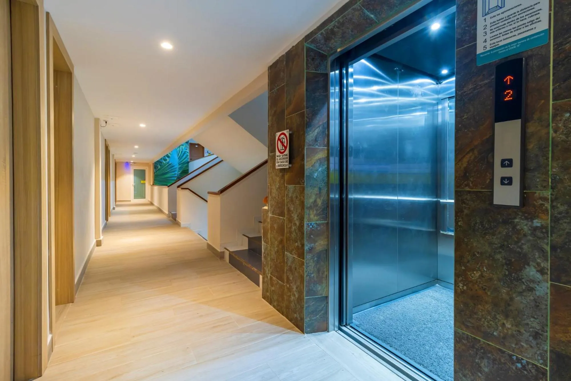 elevator in Hotel Bahia Sardina