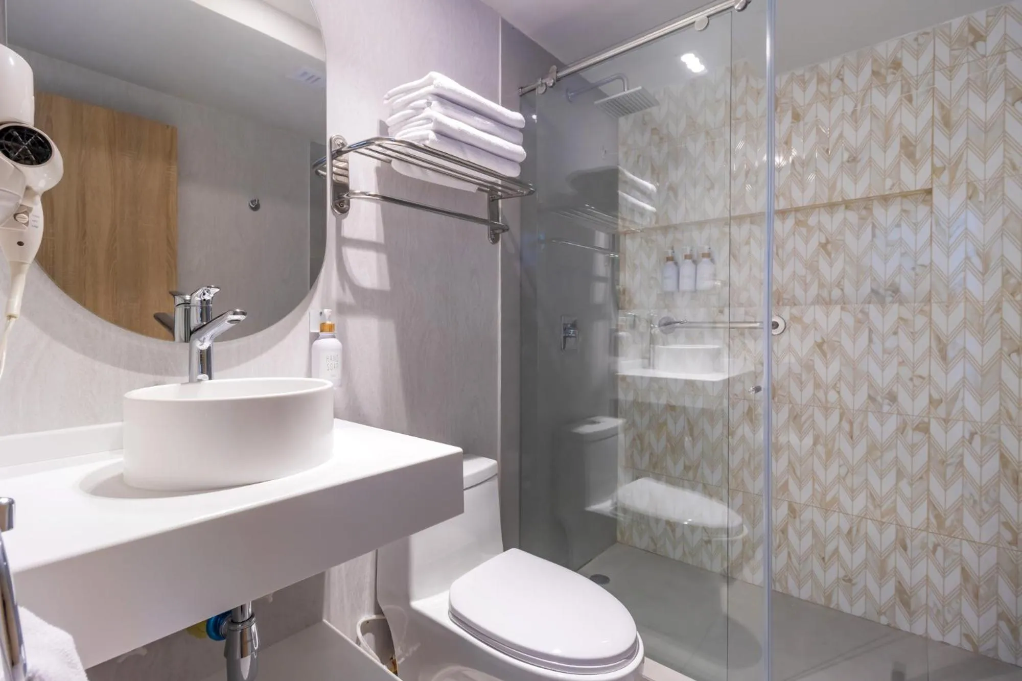 Shower in Hotel Bahia Sardina