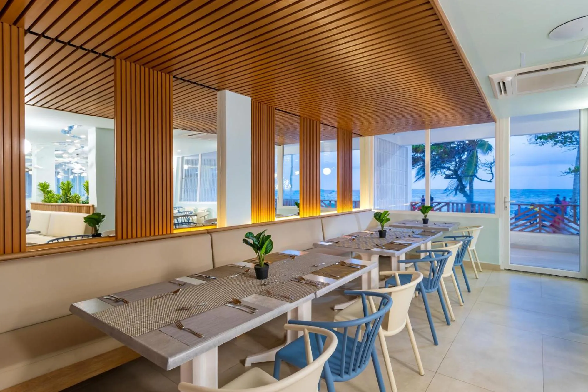 Restaurant/places to eat in Hotel Bahia Sardina