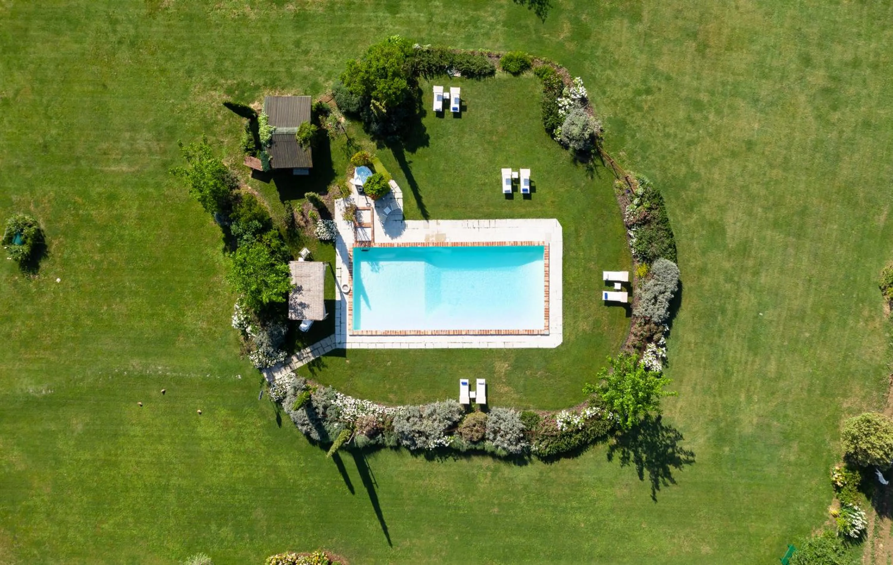 Swimming pool in Casa Bellavista B&B