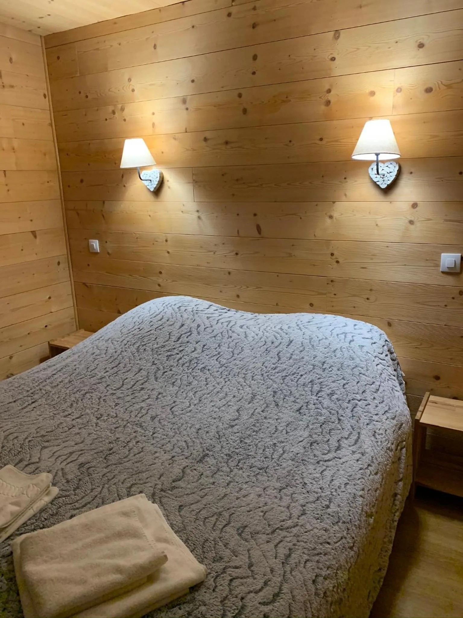 Photo of the whole room, Bed in Hôtel l'Équipe