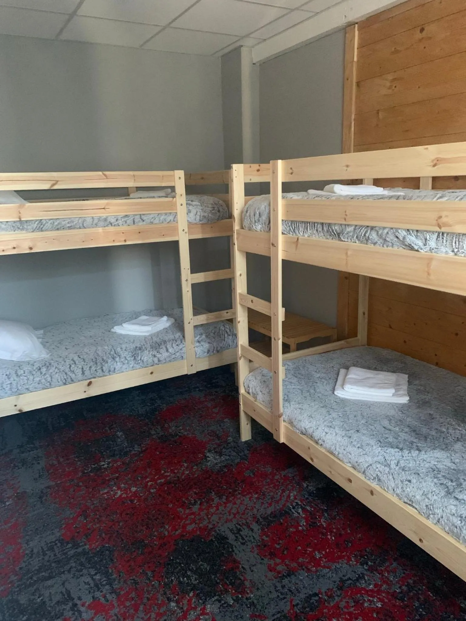 bunk bed, Bed in Hôtel l'Équipe