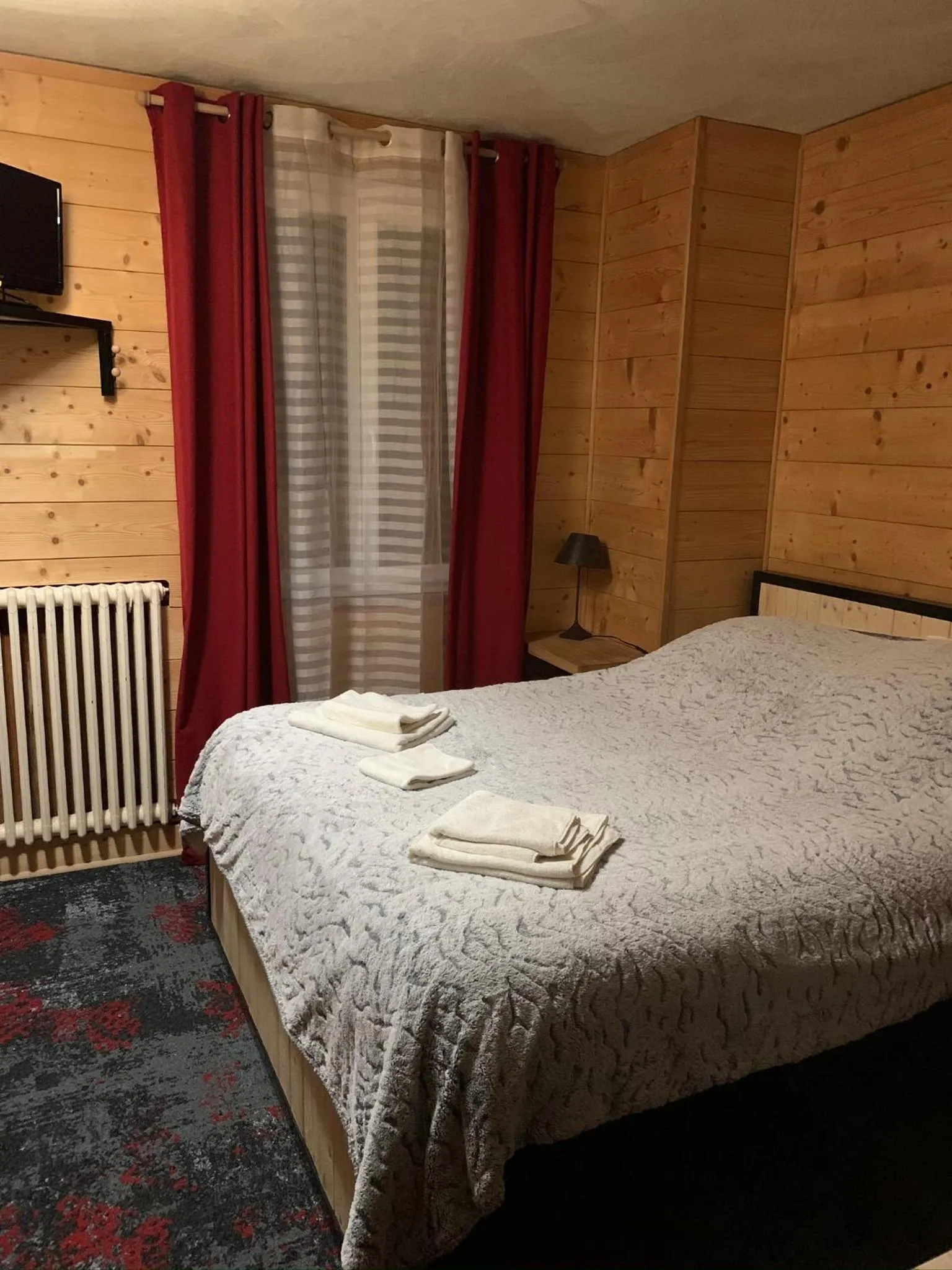 Photo of the whole room, Bed in Hôtel l'Équipe