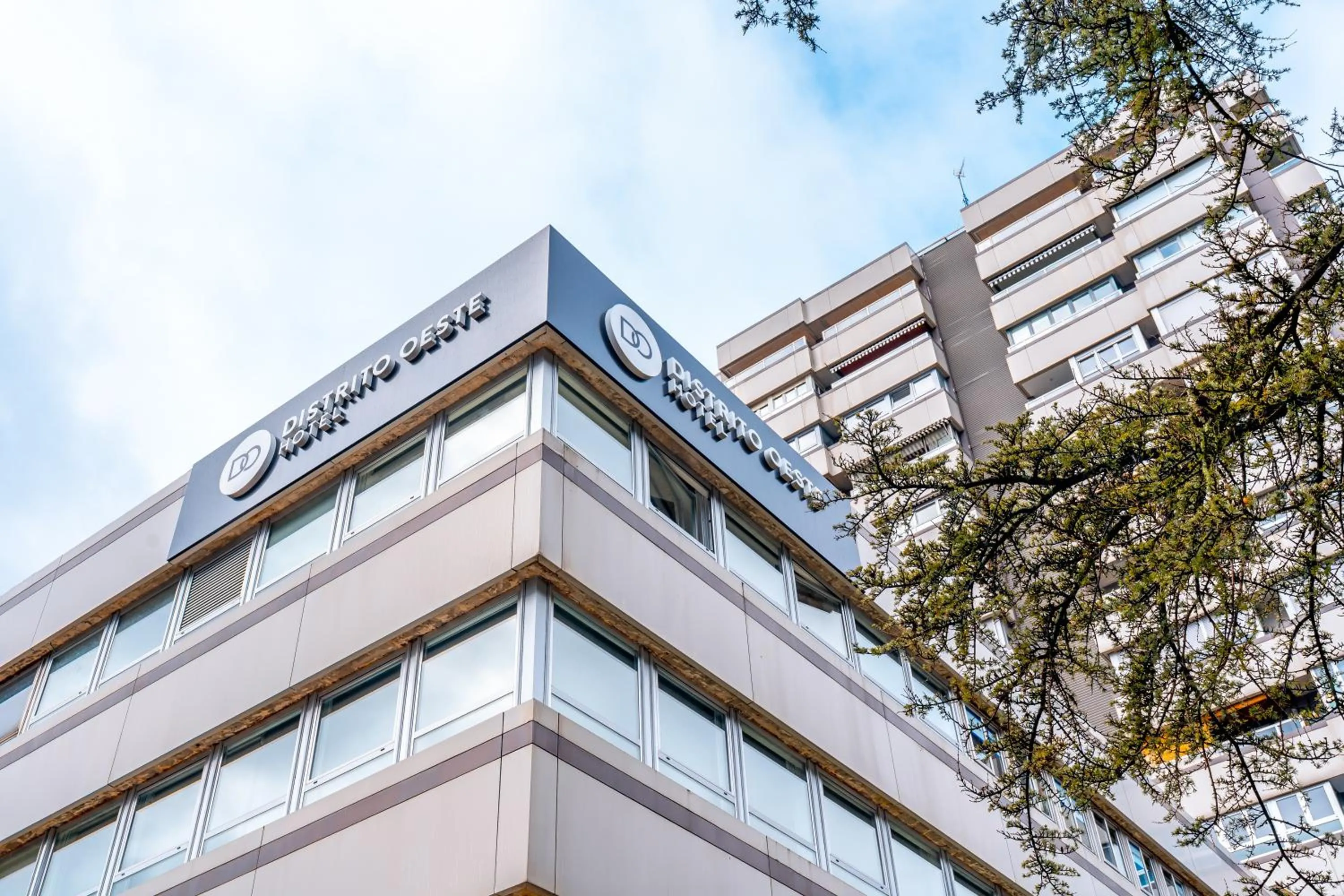 Hotel Distrito Oeste