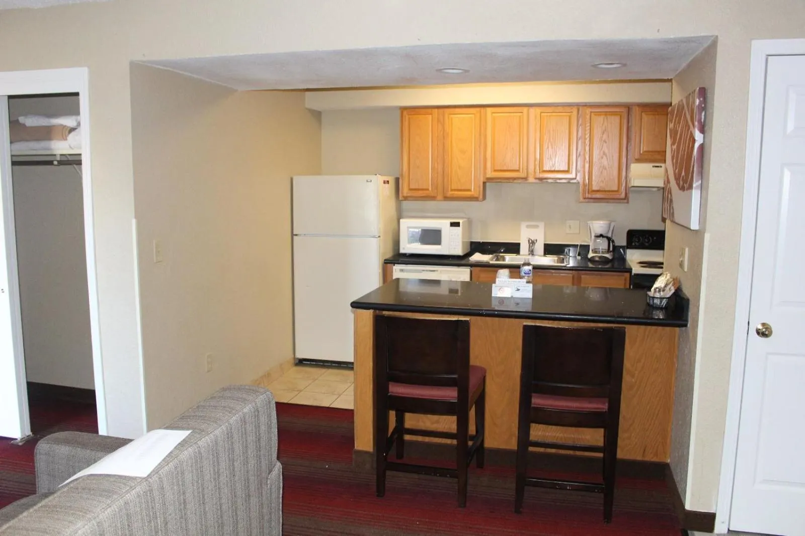 Kitchen or kitchenette in Hawthorn Extended Stay by Wyndham Wichita