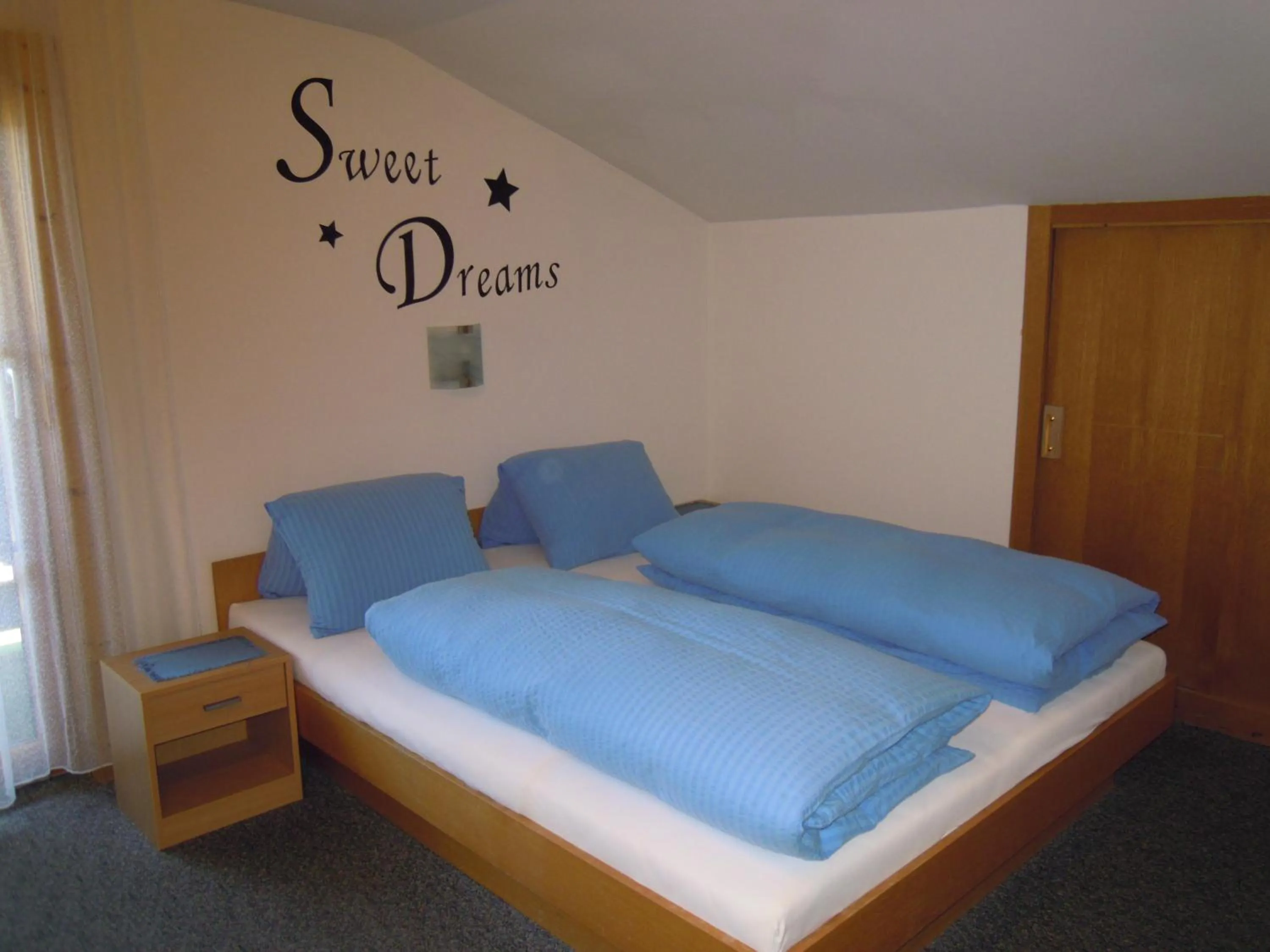 Bed in Pension Herzoggut