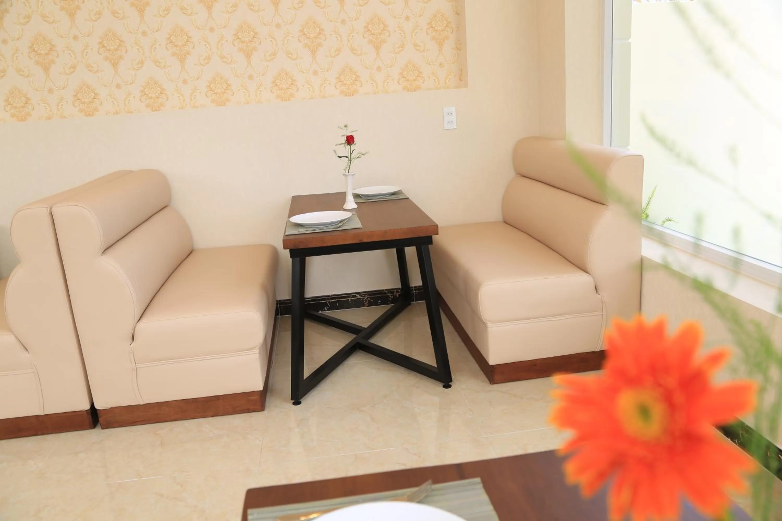 Restaurant/places to eat in Van Kim Long