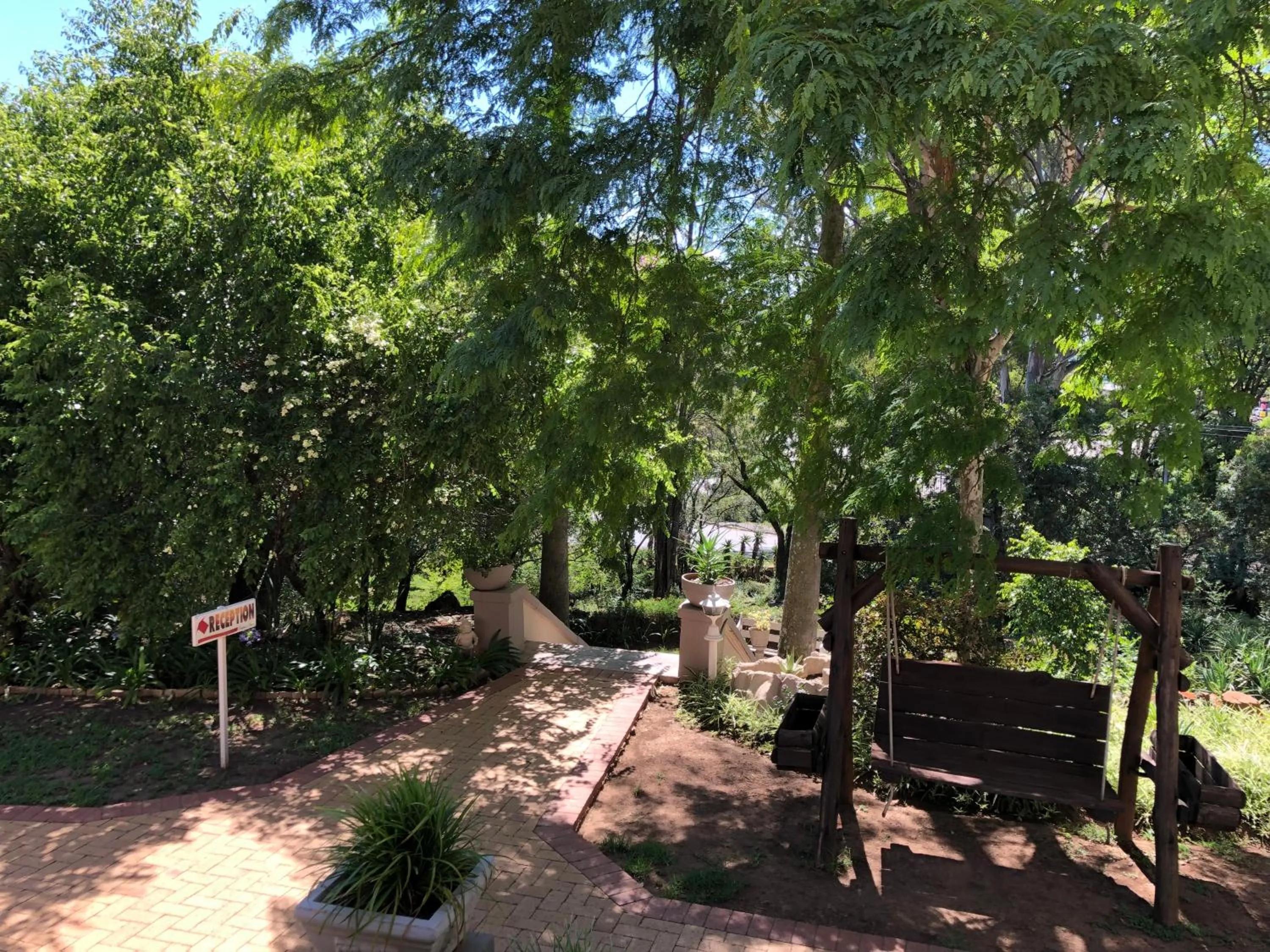 Garden in Peaches & Cream Bed & Breakfast