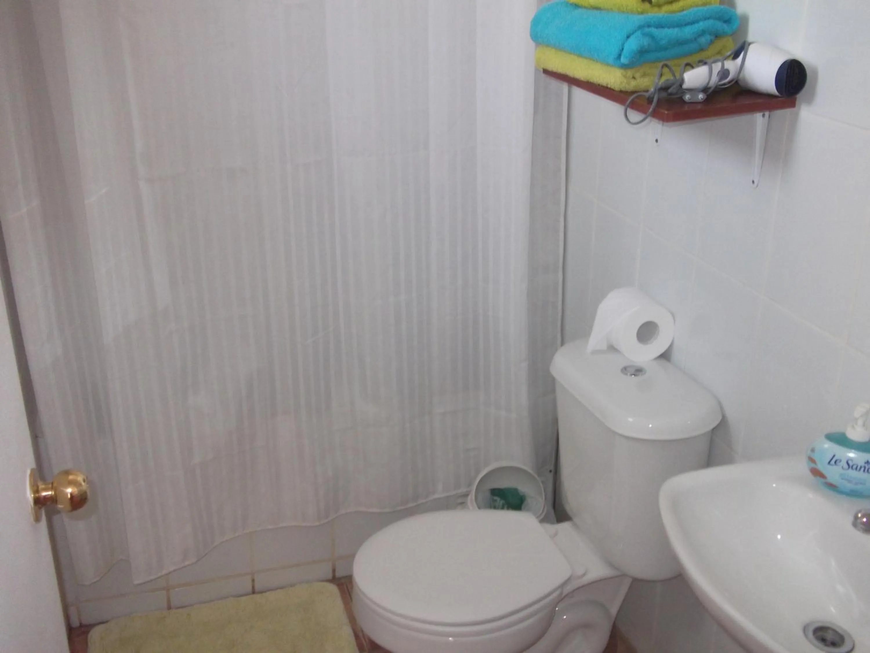 Bathroom in Mediterraneo B&B