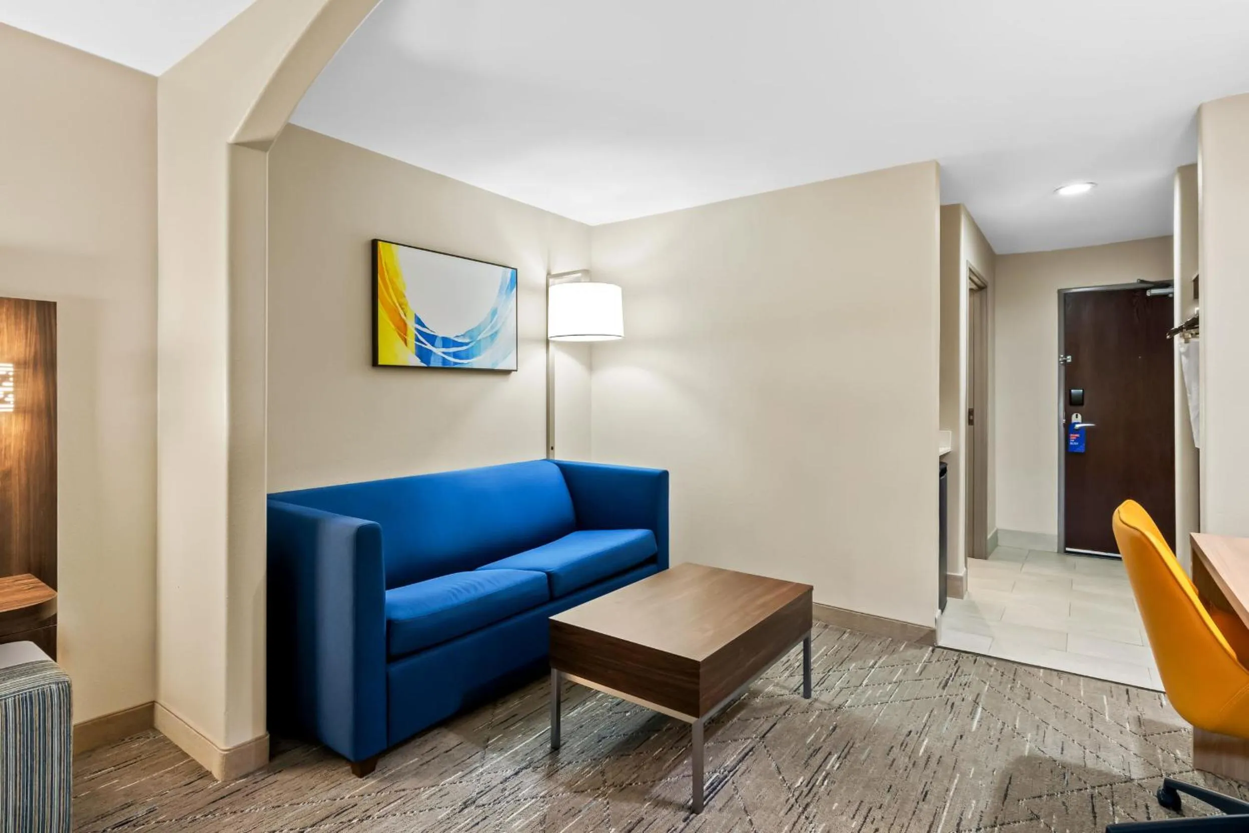 Living room in Holiday Inn Express and Suites Hotel - Pauls Valley by IHG