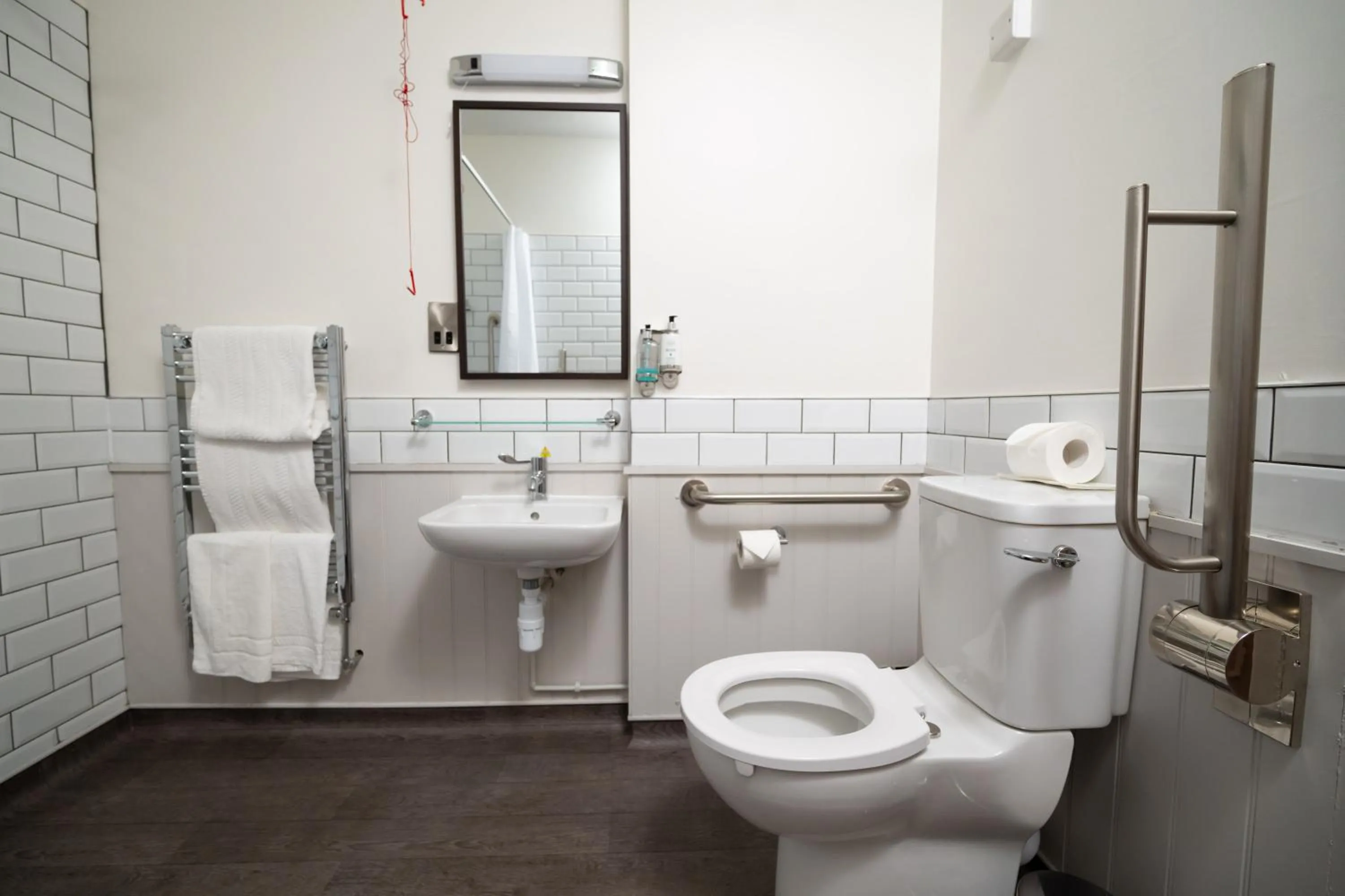 Bathroom in Rockingham Arms By Greene King Inns