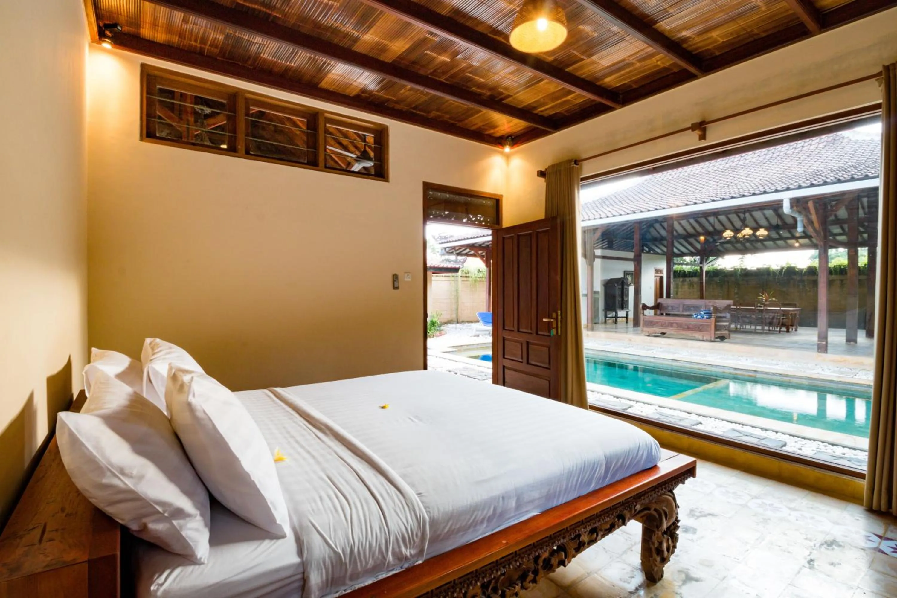 Bed in Bali Royal Heritage Villas