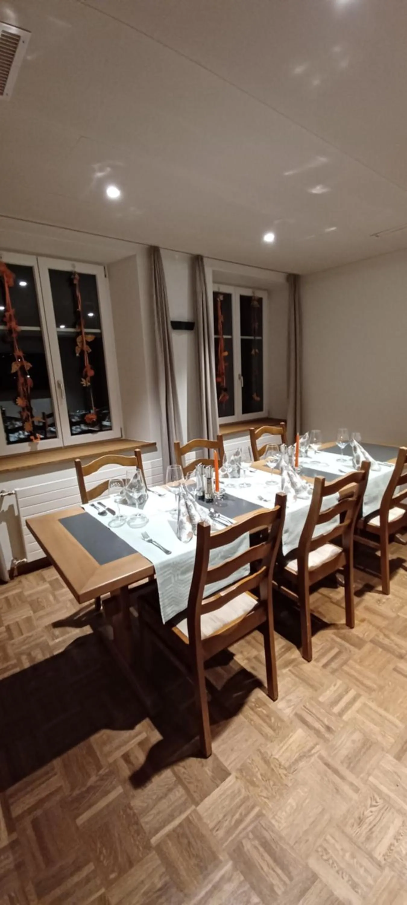 Restaurant/places to eat in Hotel / Restaurant Post