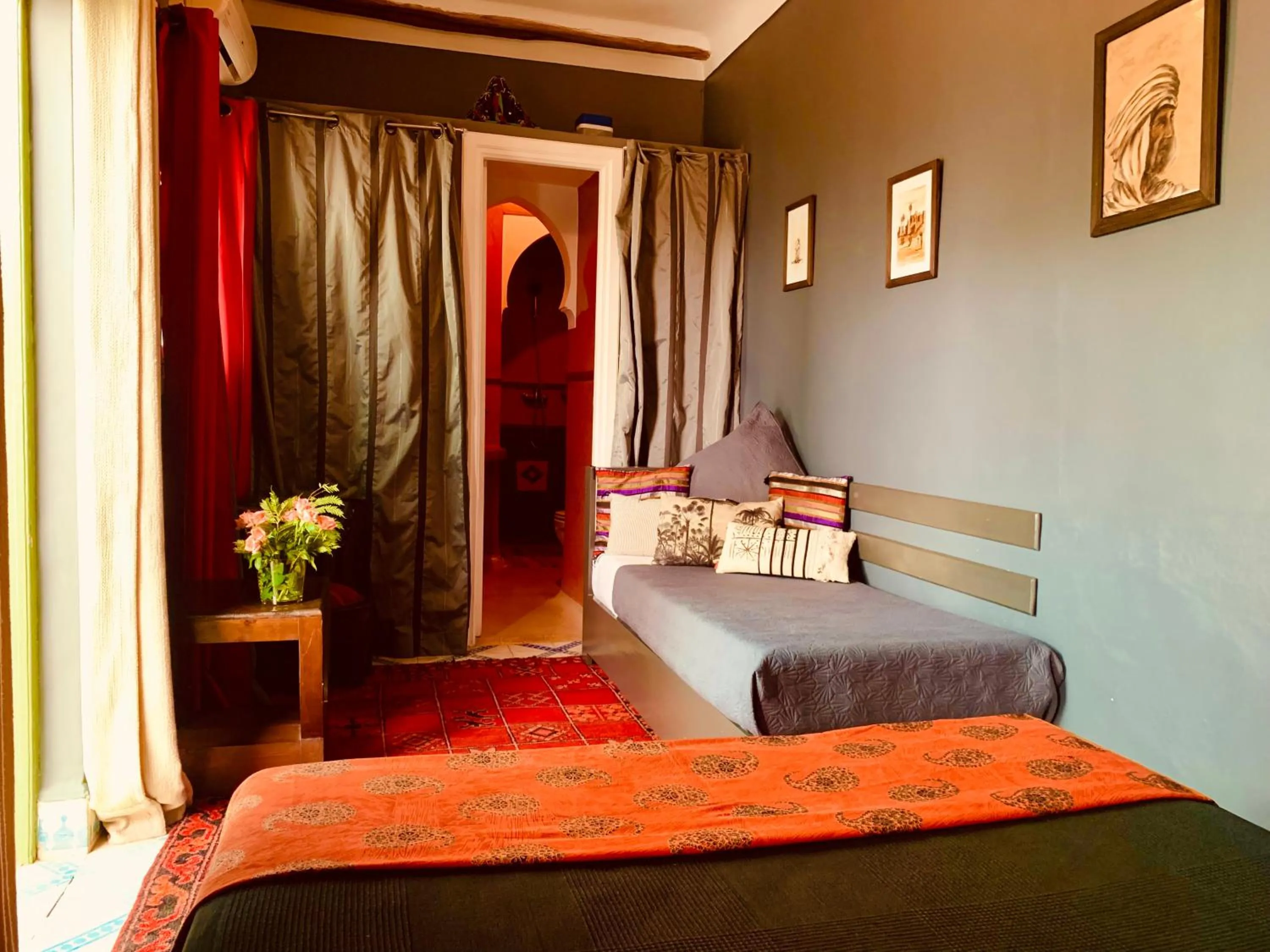 Photo of the whole room, Bed in Dar Zemrane