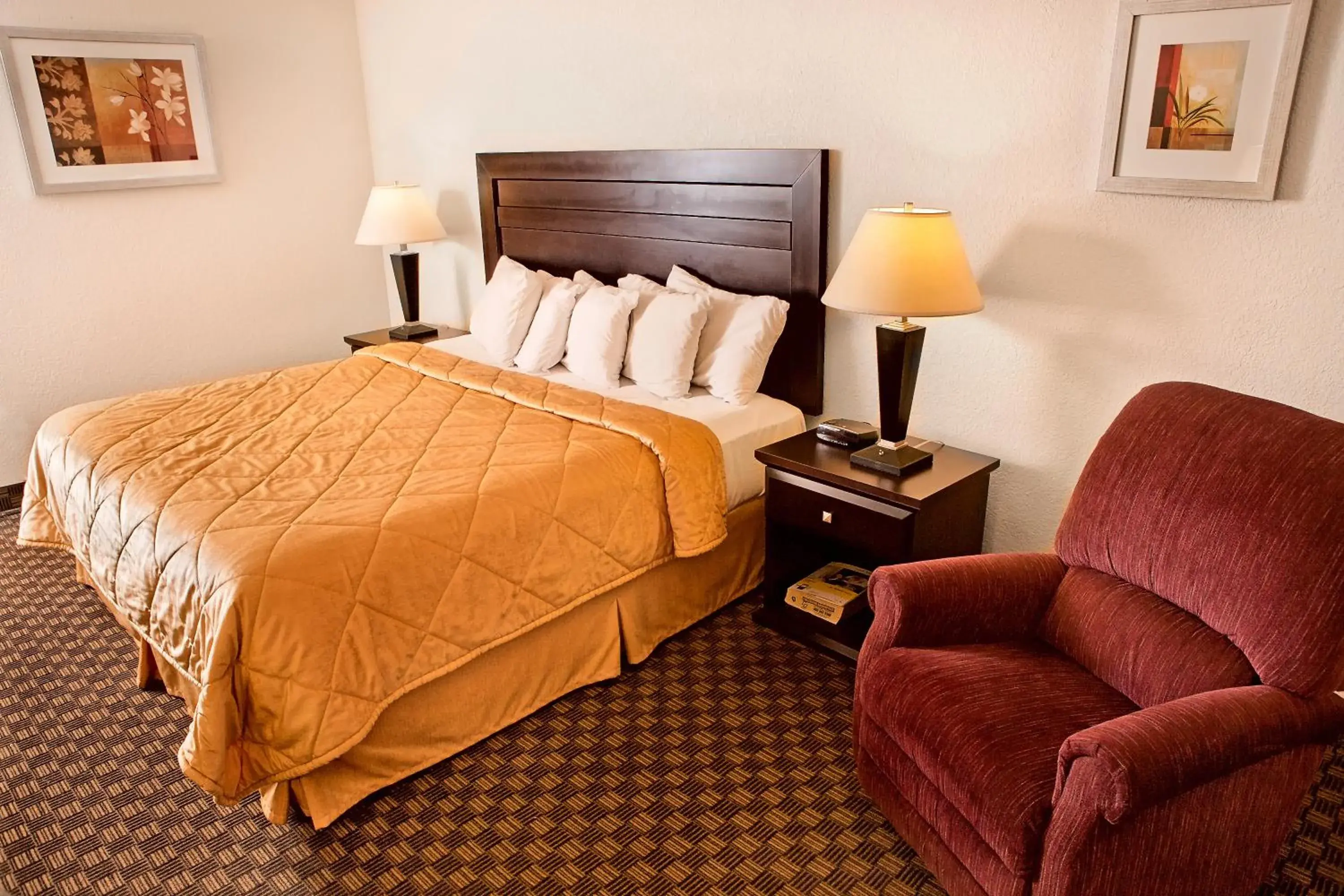 Queen Room - Disability Access - Non-Smoking in Super 8 by Wyndham Calgary/Airport Queen Room - Disability Access - Non-Smoking in Super 8 by Wyndham Calgary/Airport