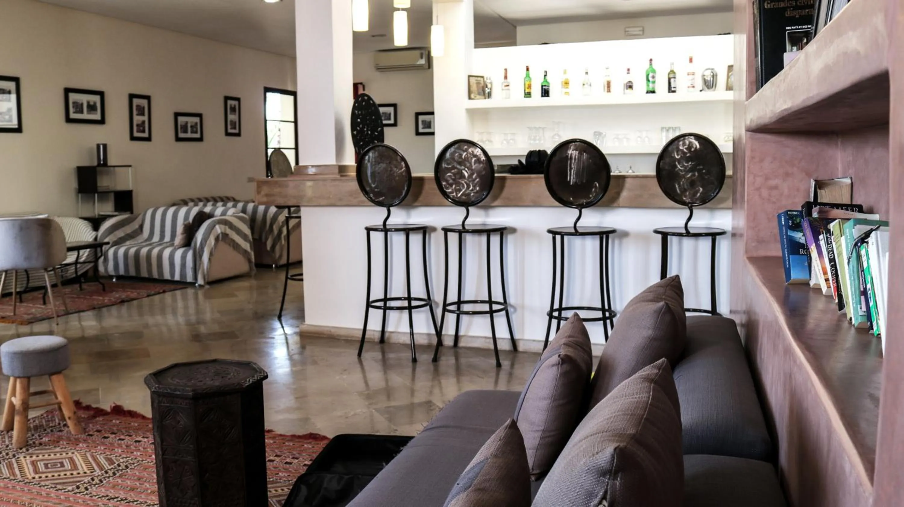 Communal lounge/ TV room in Villa Agapanthe