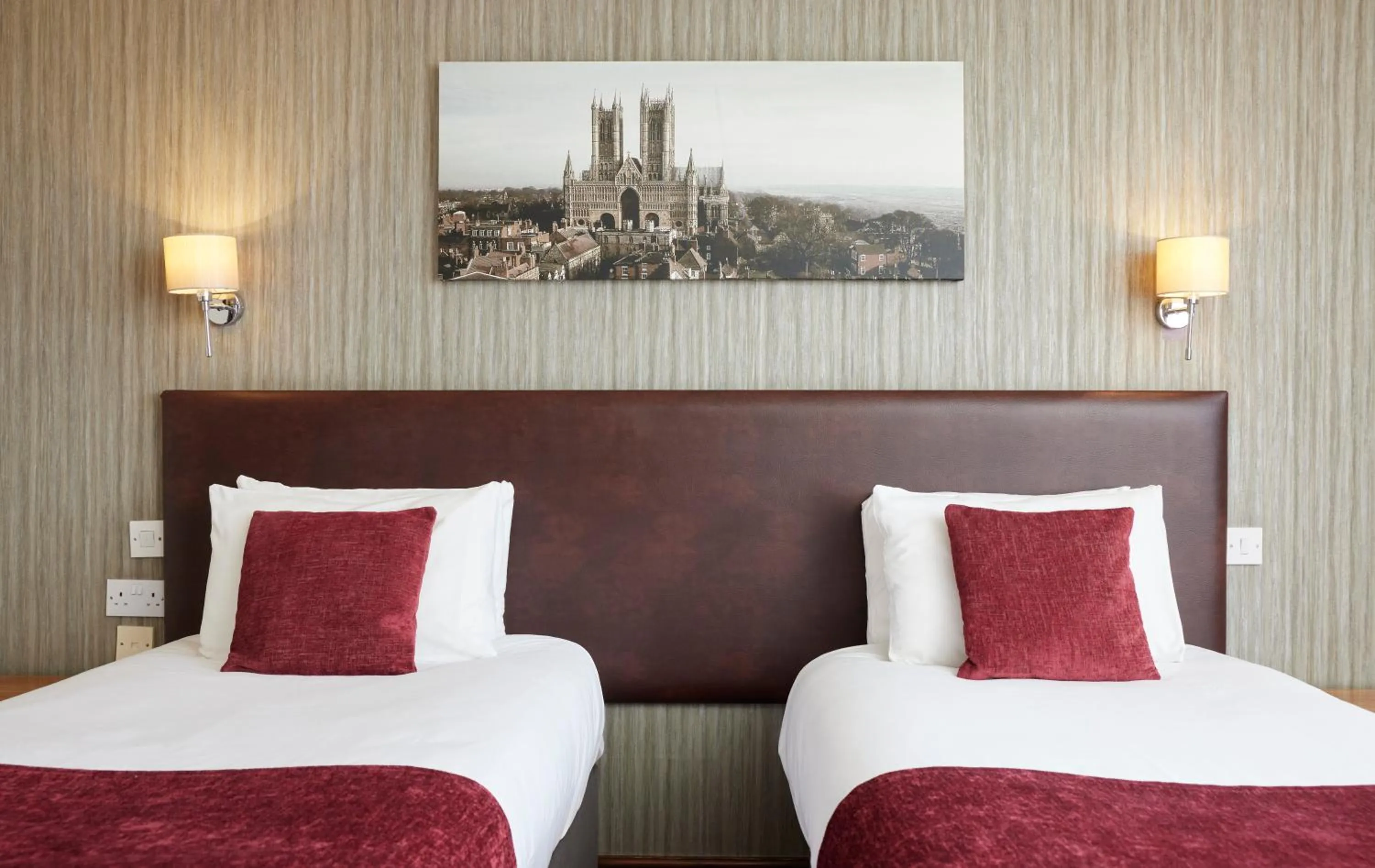 Bedroom, Bed in Windmill Farm Lincoln by Greene King Inns