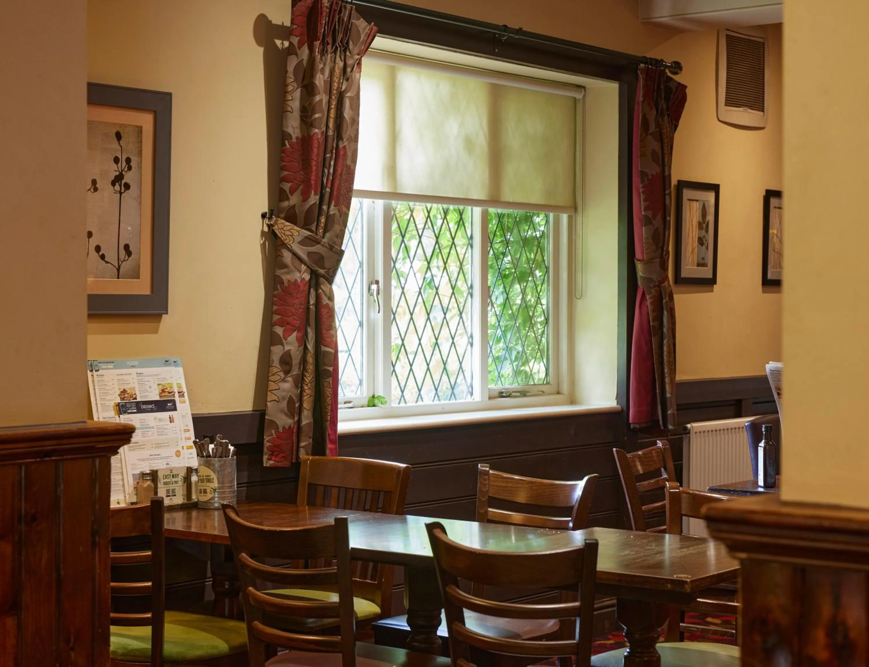 Restaurant/places to eat in Windmill Farm Lincoln by Greene King Inns