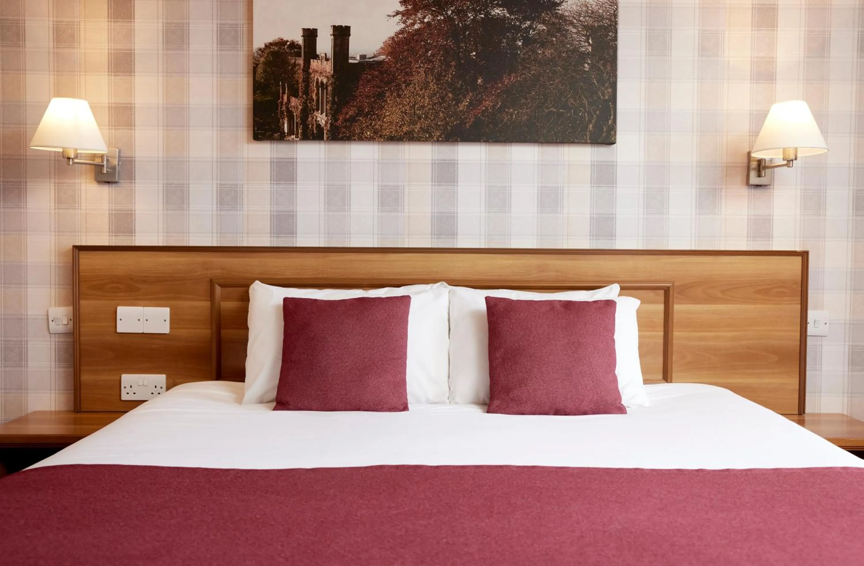 Bedroom, Bed in Windmill Farm Lincoln by Greene King Inns