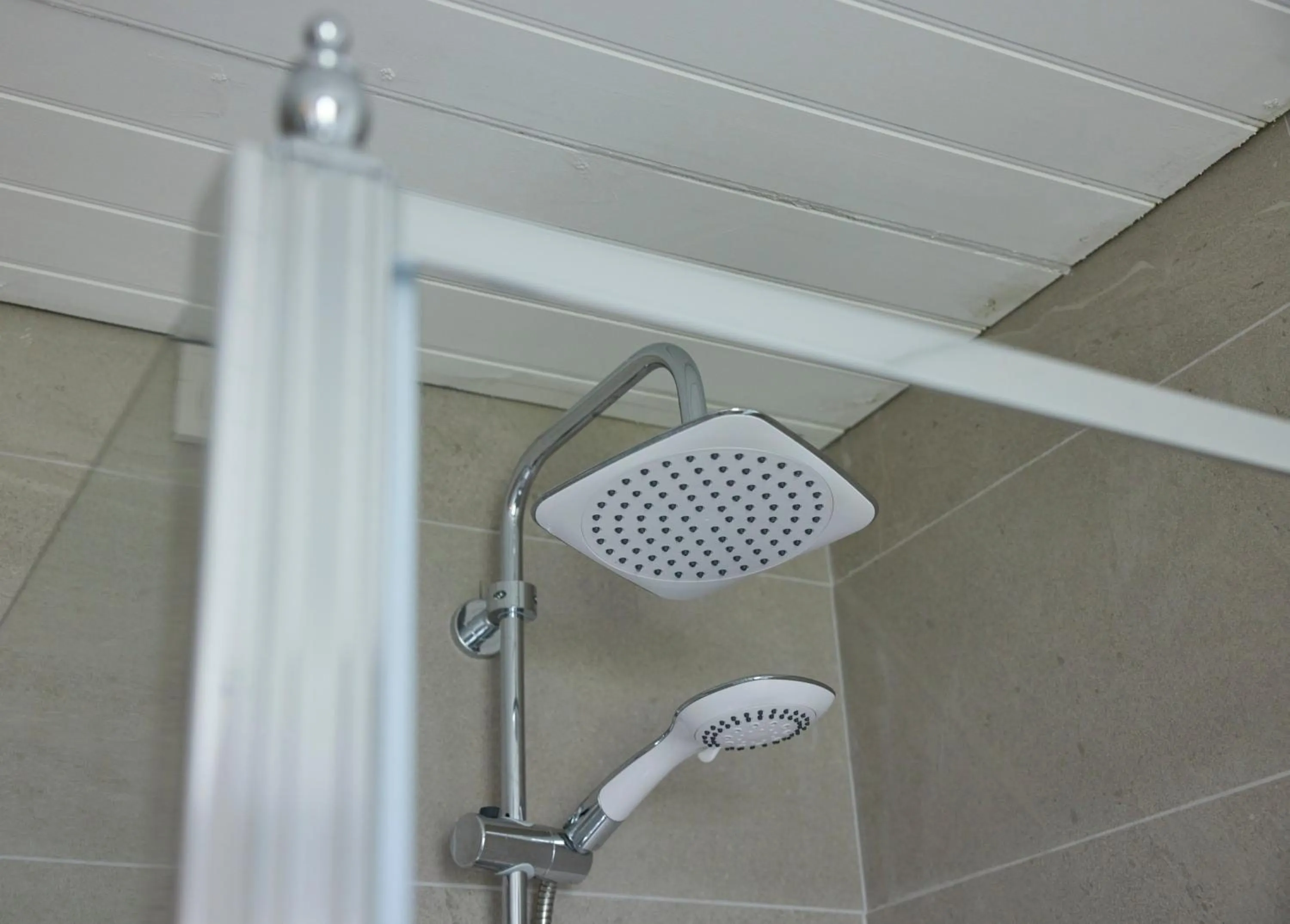 Shower in Windmill Farm Lincoln by Greene King Inns