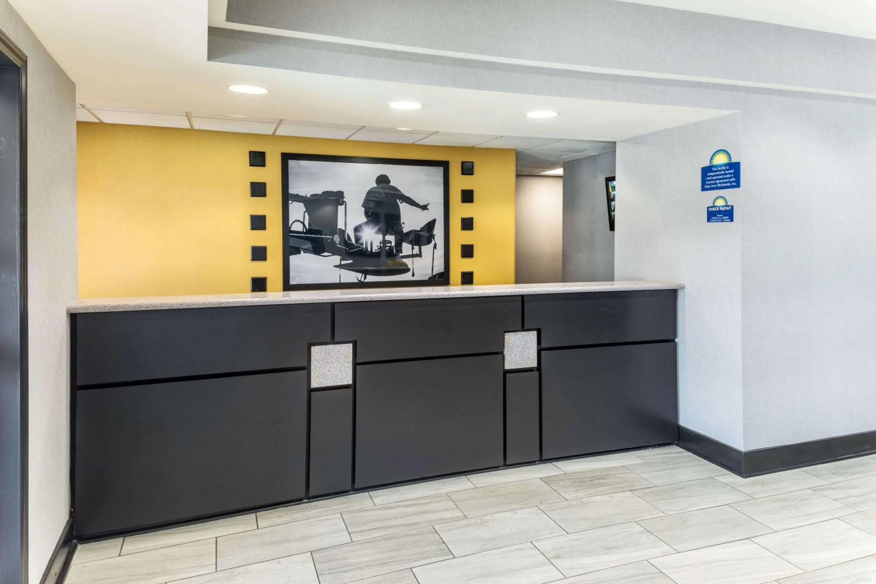 Lobby or reception in Days Inn & Suites by Wyndham Union City