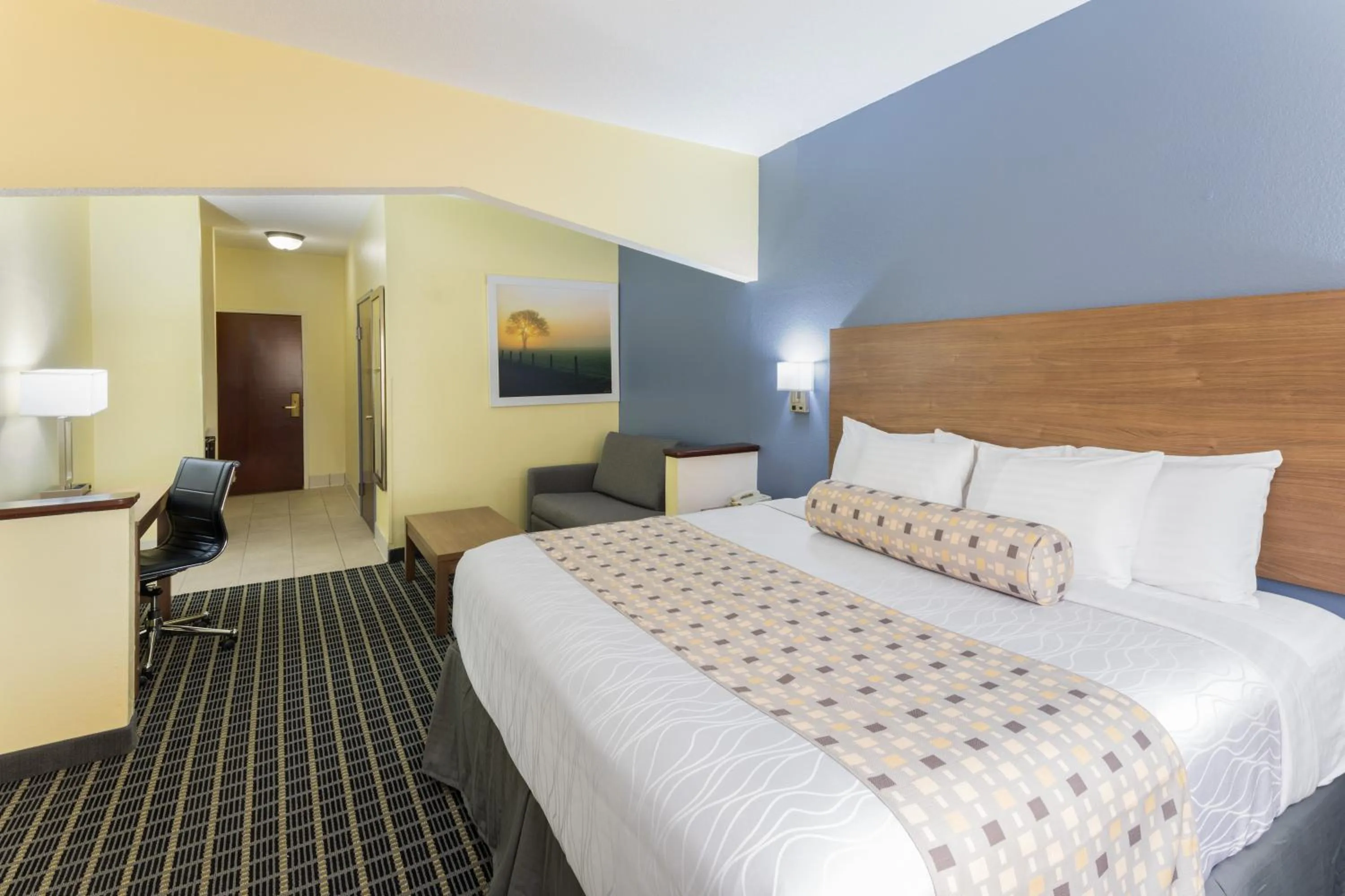 Photo of the whole room in Days Inn & Suites by Wyndham Union City