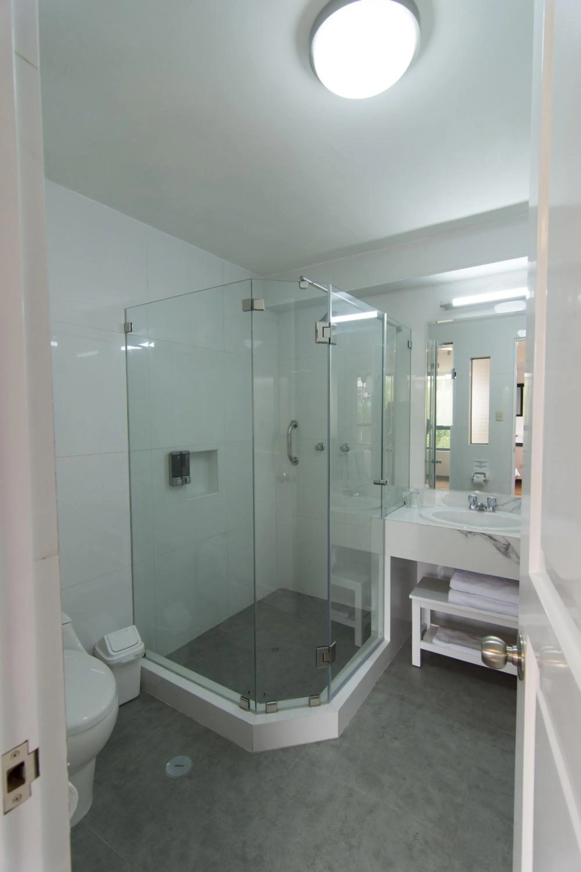 Shower in Royal Inn Cusco Hotel