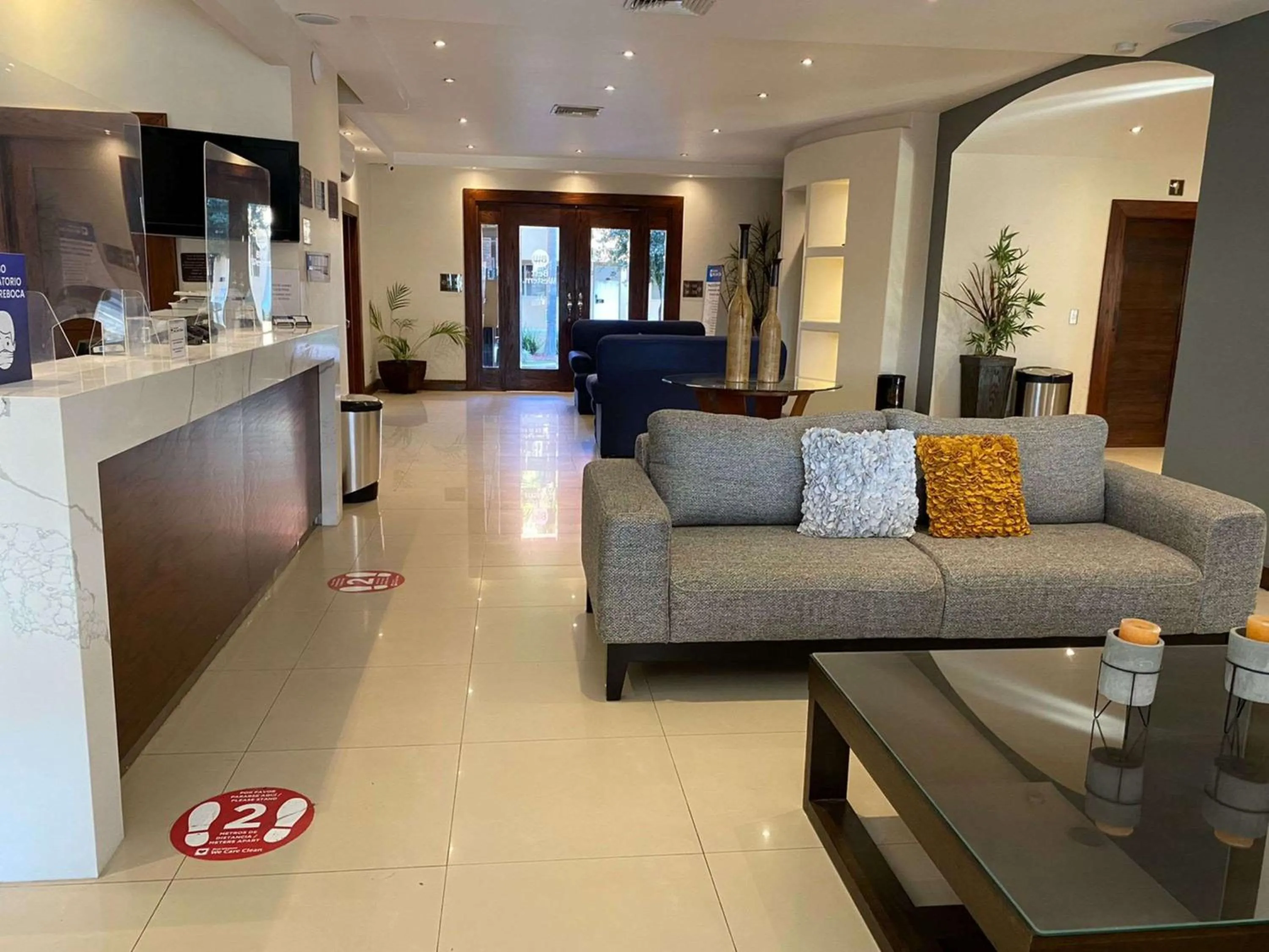 Lobby or reception in Best Western Plus Chihuahua Aeropuerto