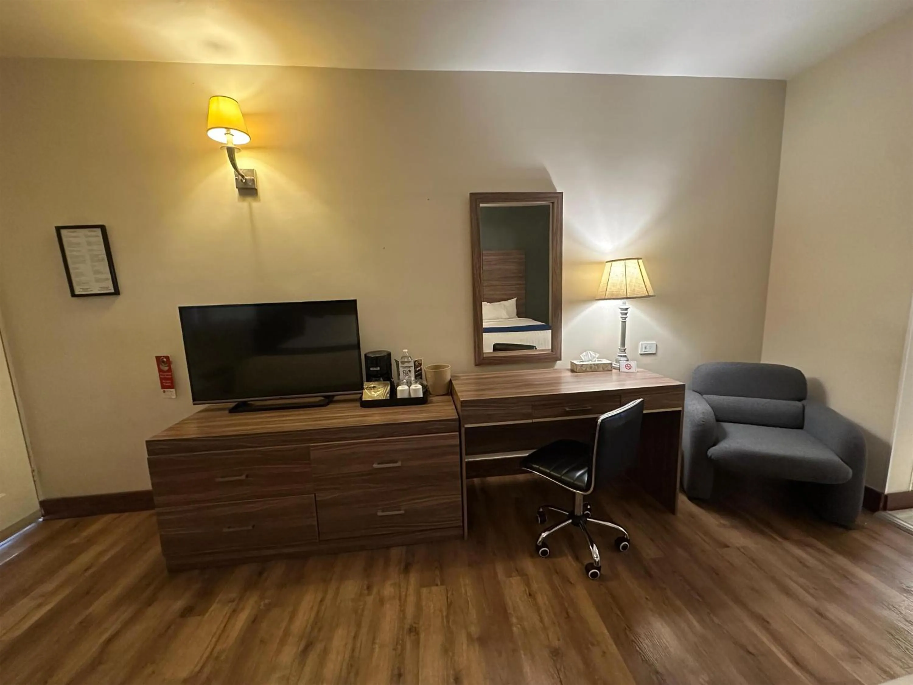 Bedroom in Best Western Plus Chihuahua Aeropuerto