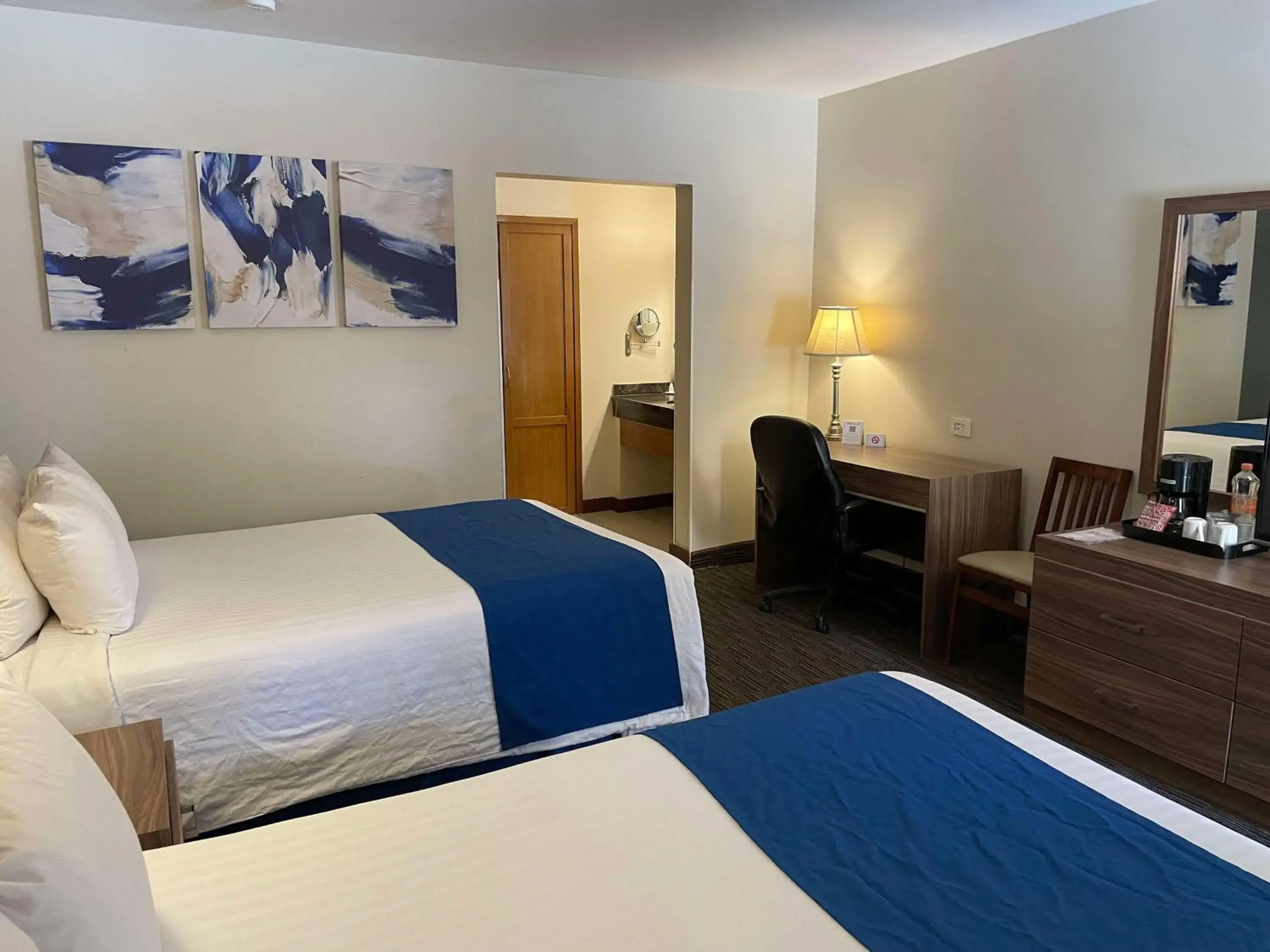 Double Room with 2 Double Beds - Non Smoking in Best Western Plus Chihuahua Aeropuerto Double Room with 2 Double Beds - Non Smoking in Best Western Plus Chihuahua Aeropuerto
